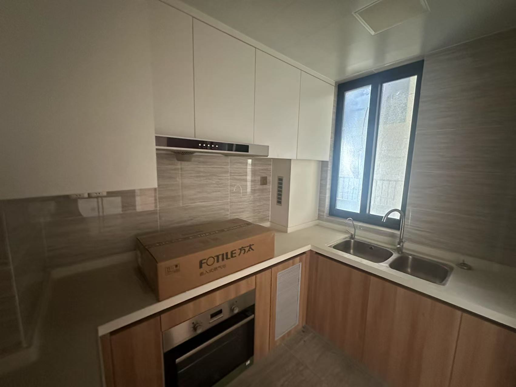 雍华府 3室2厅2卫 98.64m&sup2;