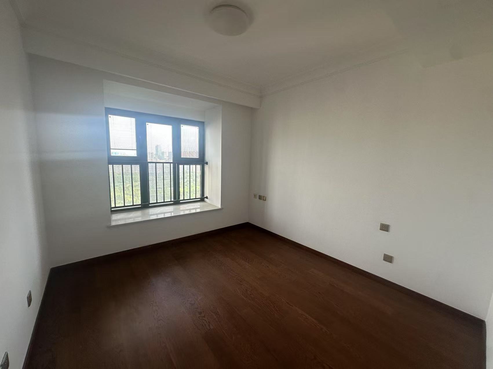 雍华府 3室2厅2卫 98.64m&sup2;