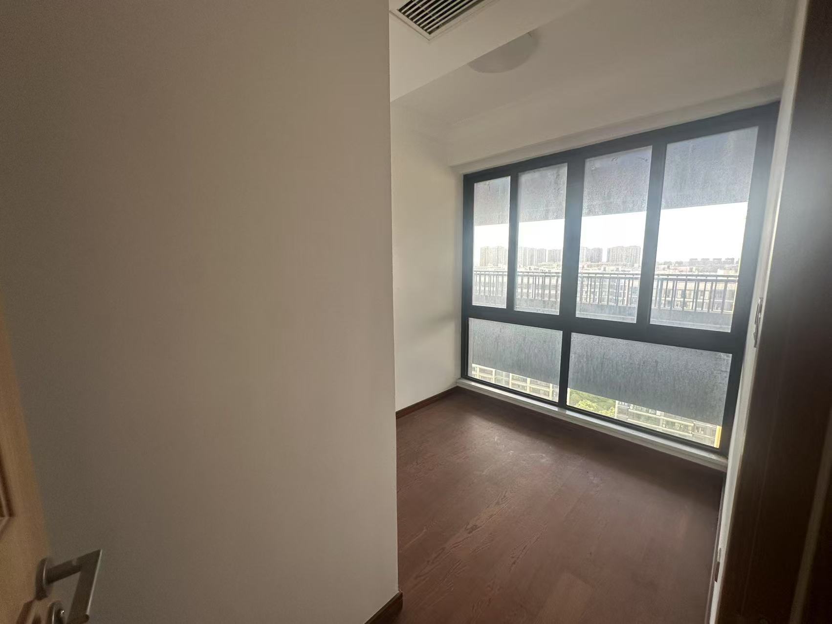 雍华府 3室2厅2卫 98.64m&sup2;