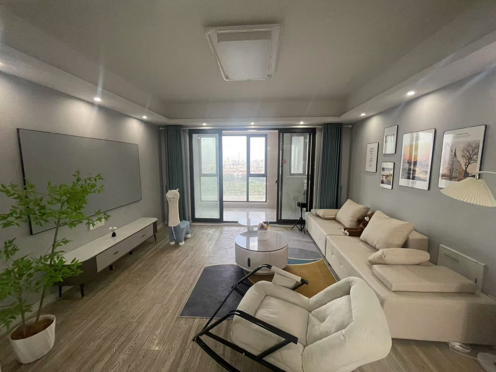 华强城四期 4室2厅2卫 137m&sup2;