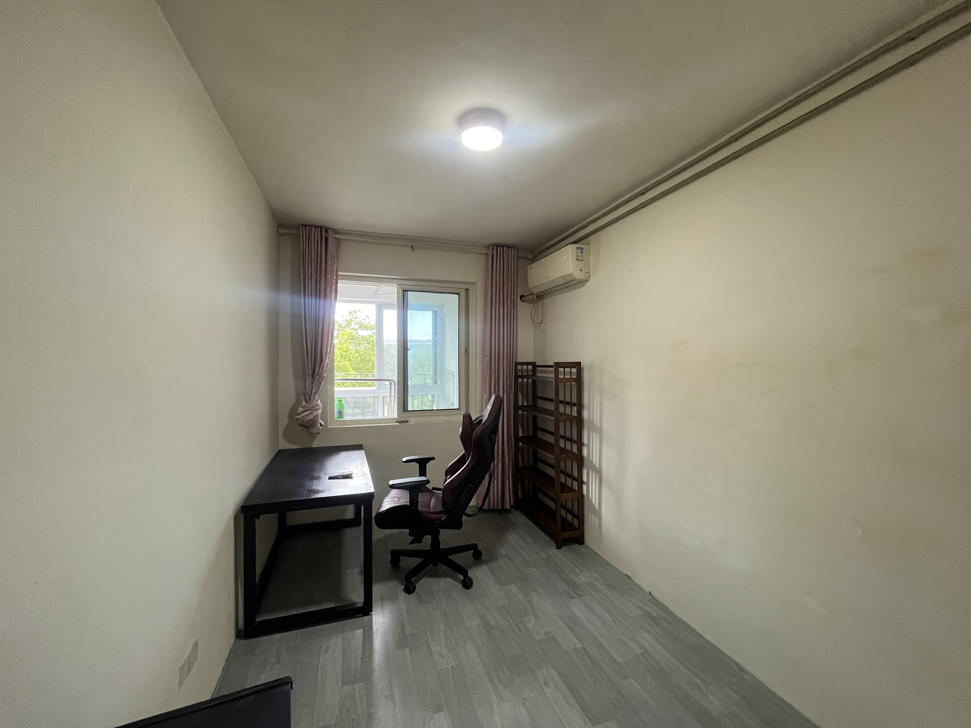 江畔花苑 3室2厅1卫 105.74m&sup2;