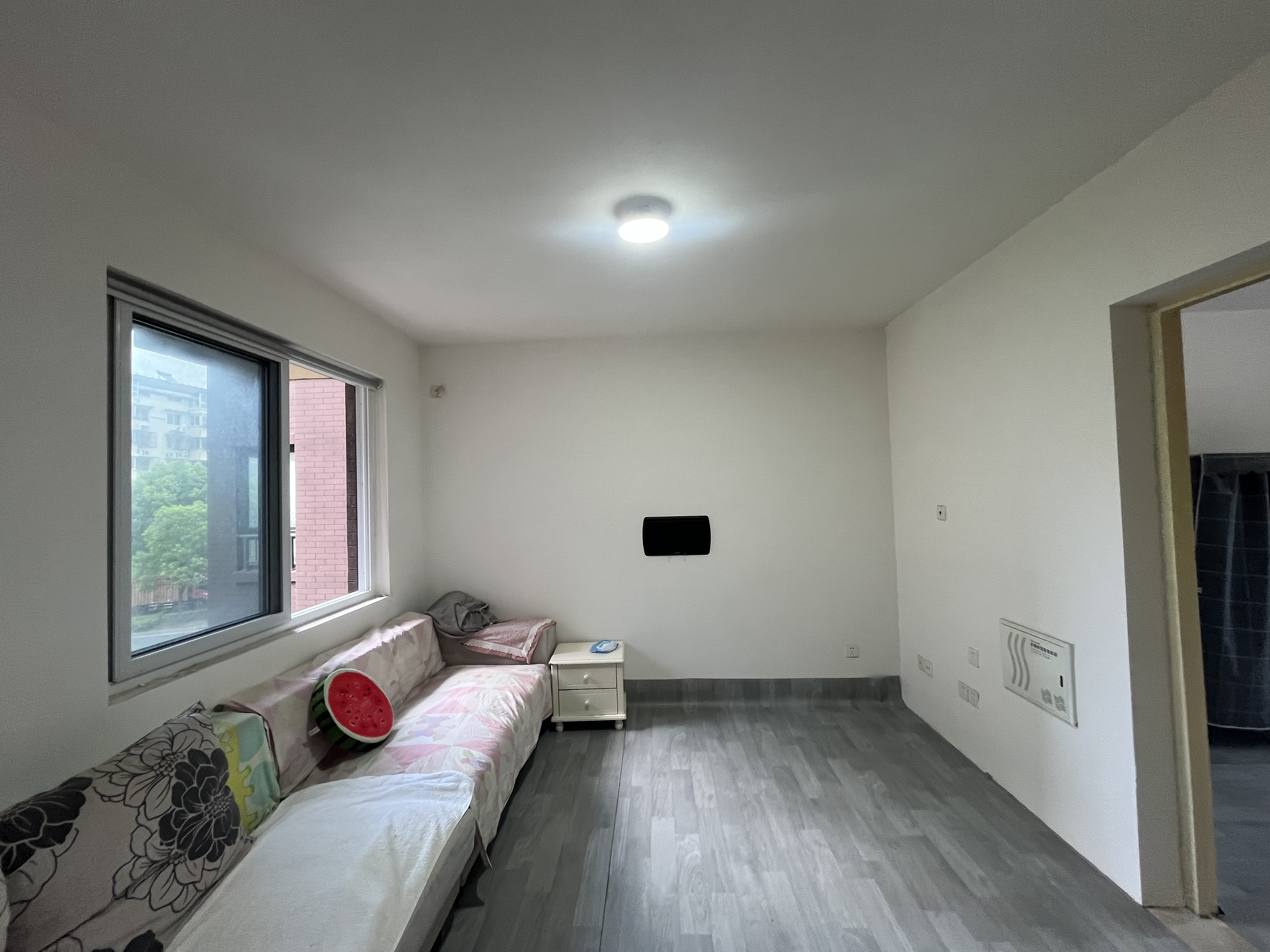 江畔花苑 3室2厅1卫 105.74m&sup2;