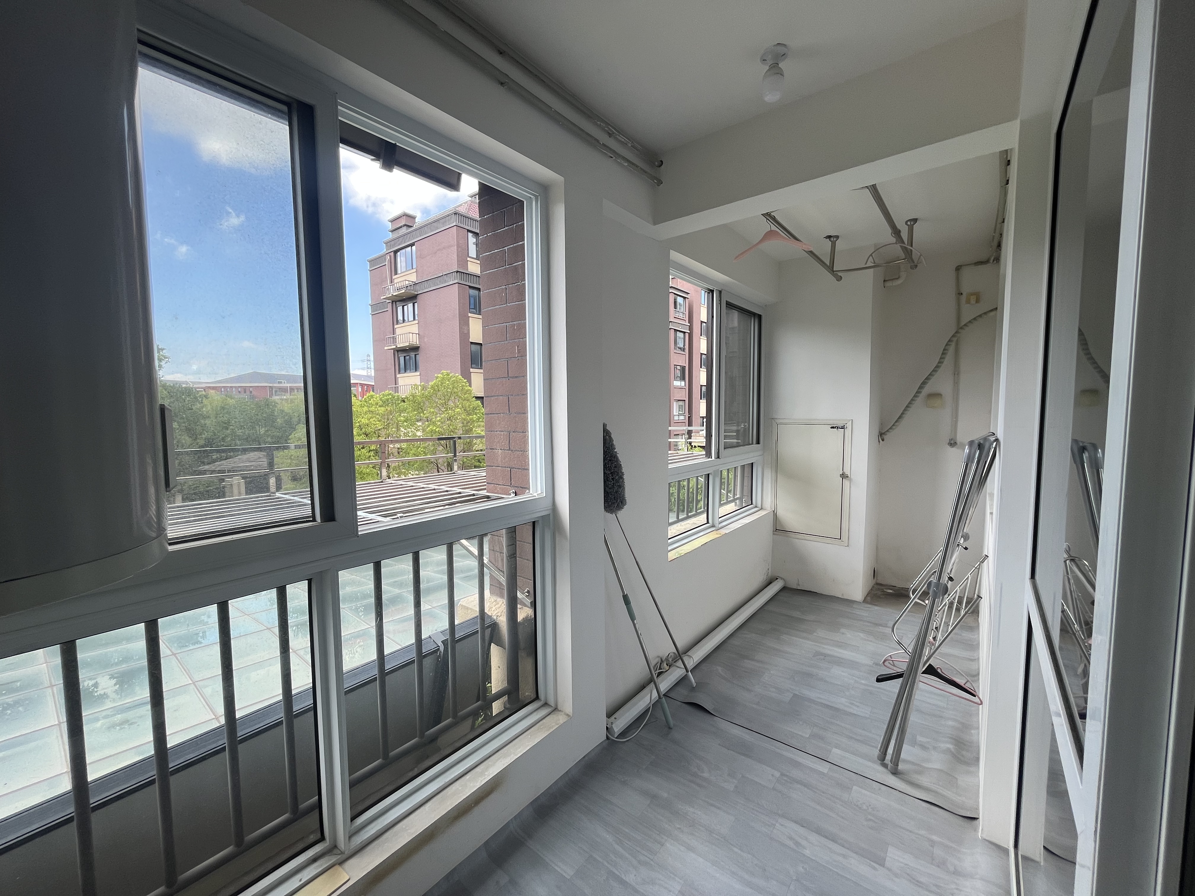 江畔花苑 3室2厅1卫 105.74m&sup2;