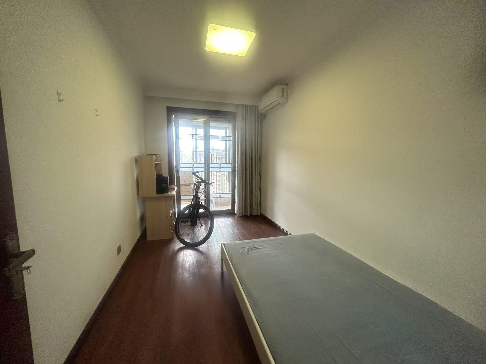 外滩花苑 3室1厅1卫 115m&sup2;