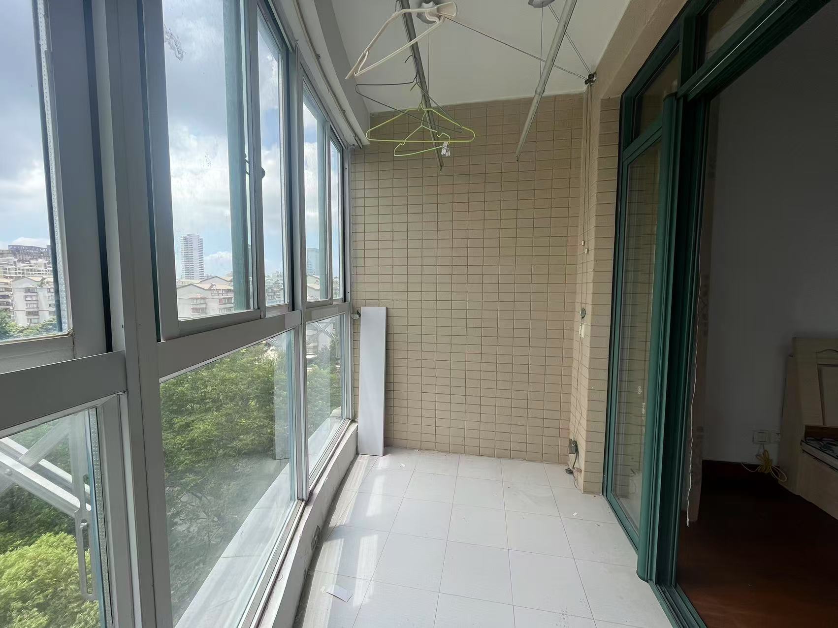 凤凰莱茵苑 3室1厅1卫 122m&sup2;