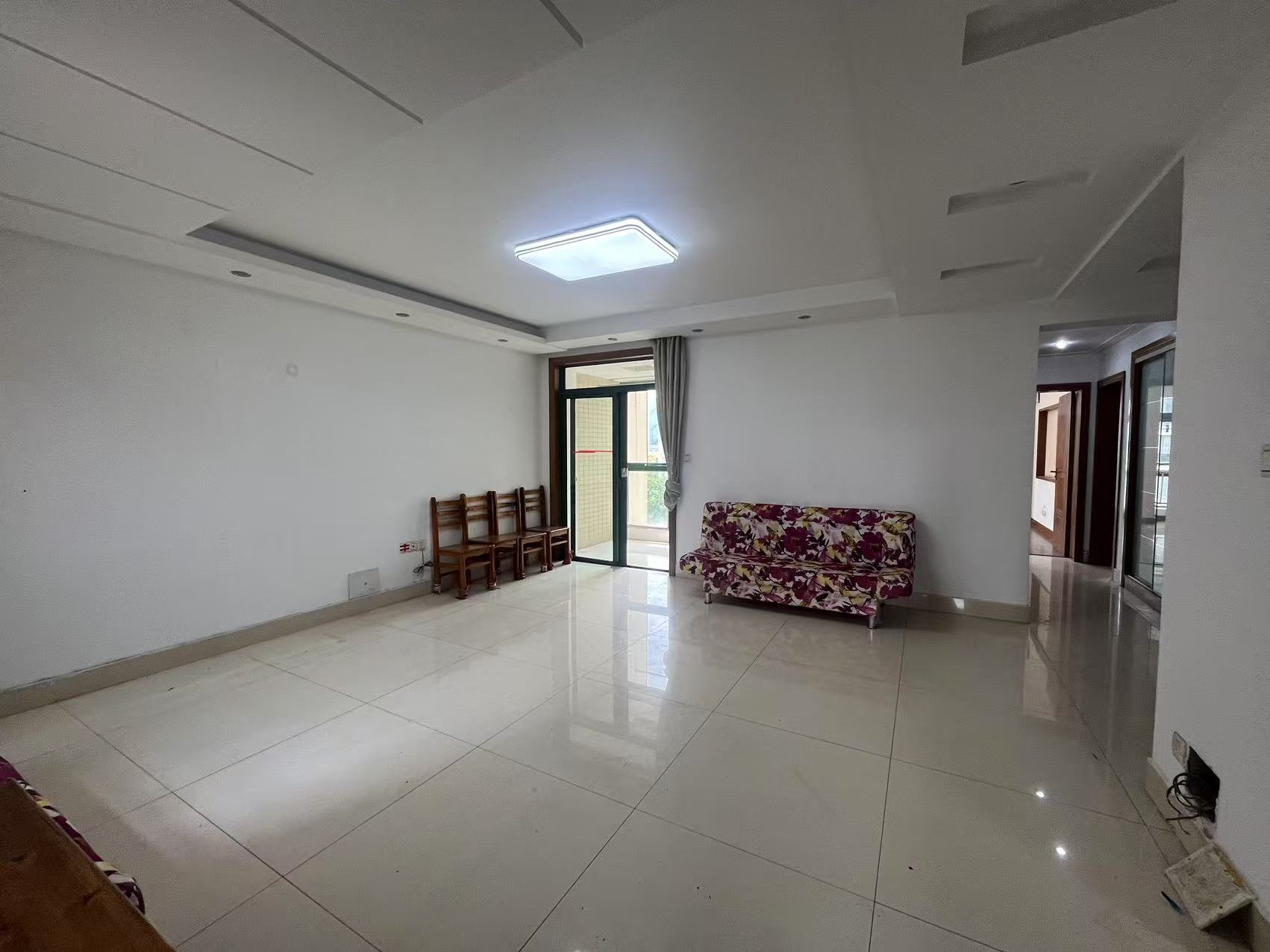 凤凰莱茵苑 3室1厅1卫 122m²