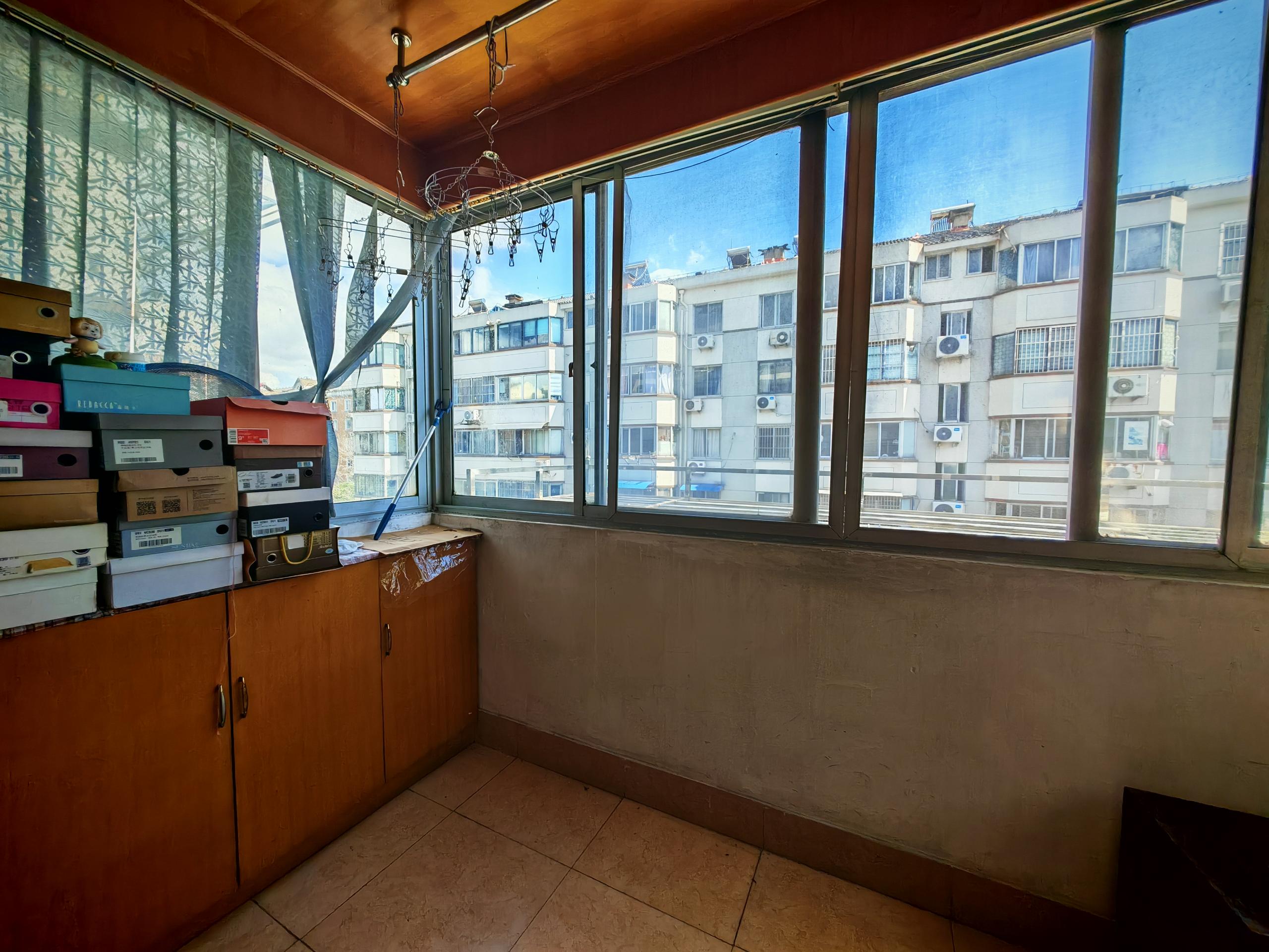 郭里园 3室1厅1卫 98.34m&sup2;
