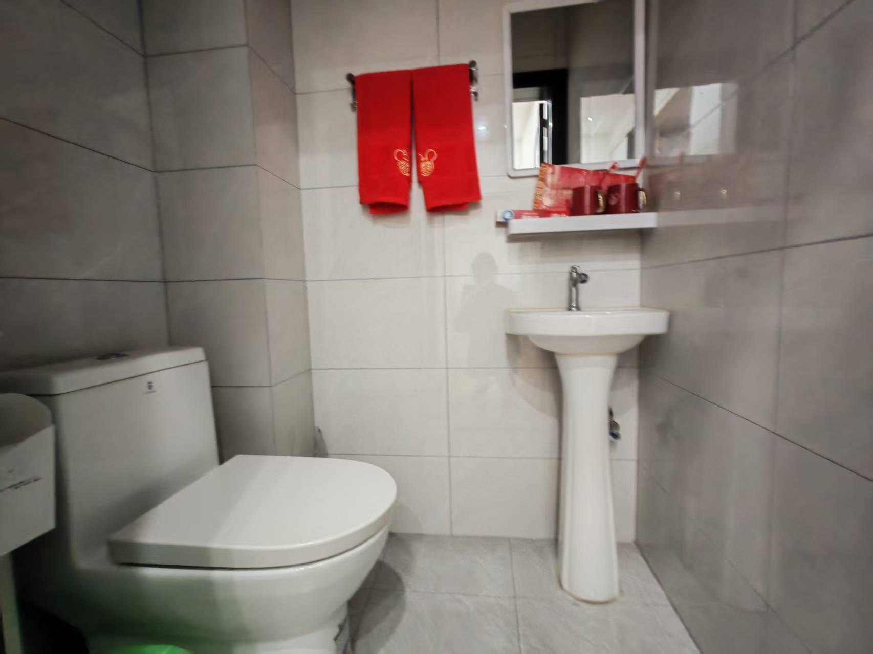 方大花苑 5室3厅2卫 111.48m&sup2;