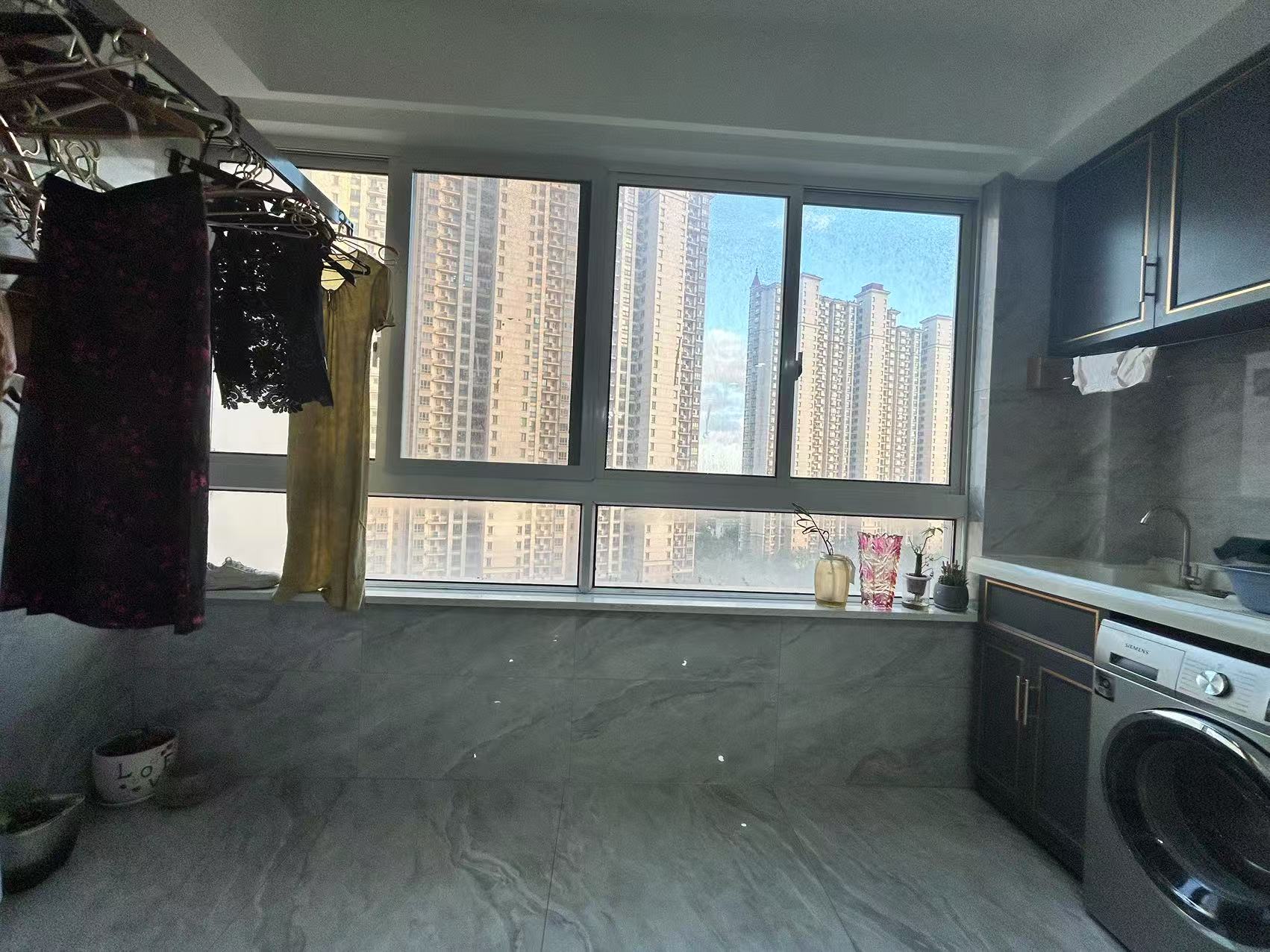 中南世纪花城三期 3室2厅1卫 112m&sup2;