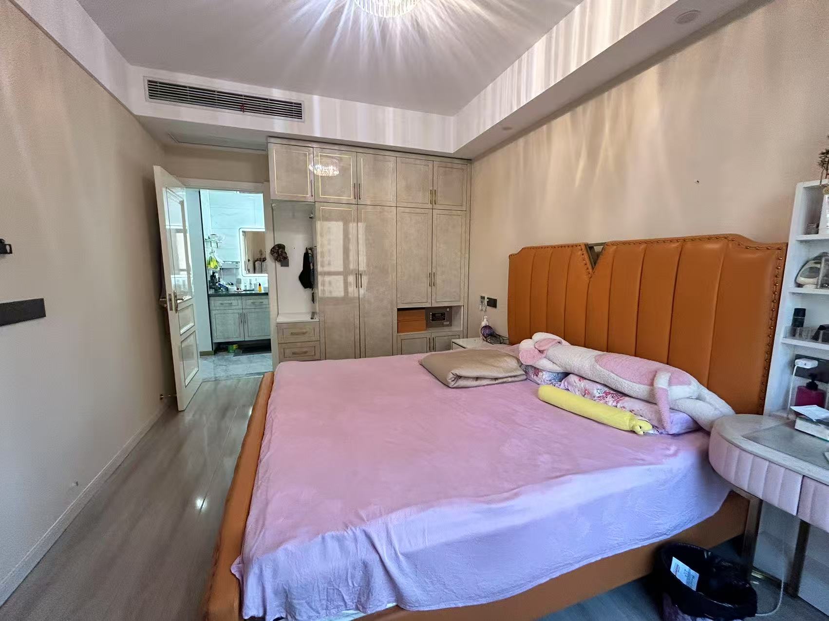 中南世纪花城三期 3室2厅1卫 112m&sup2;
