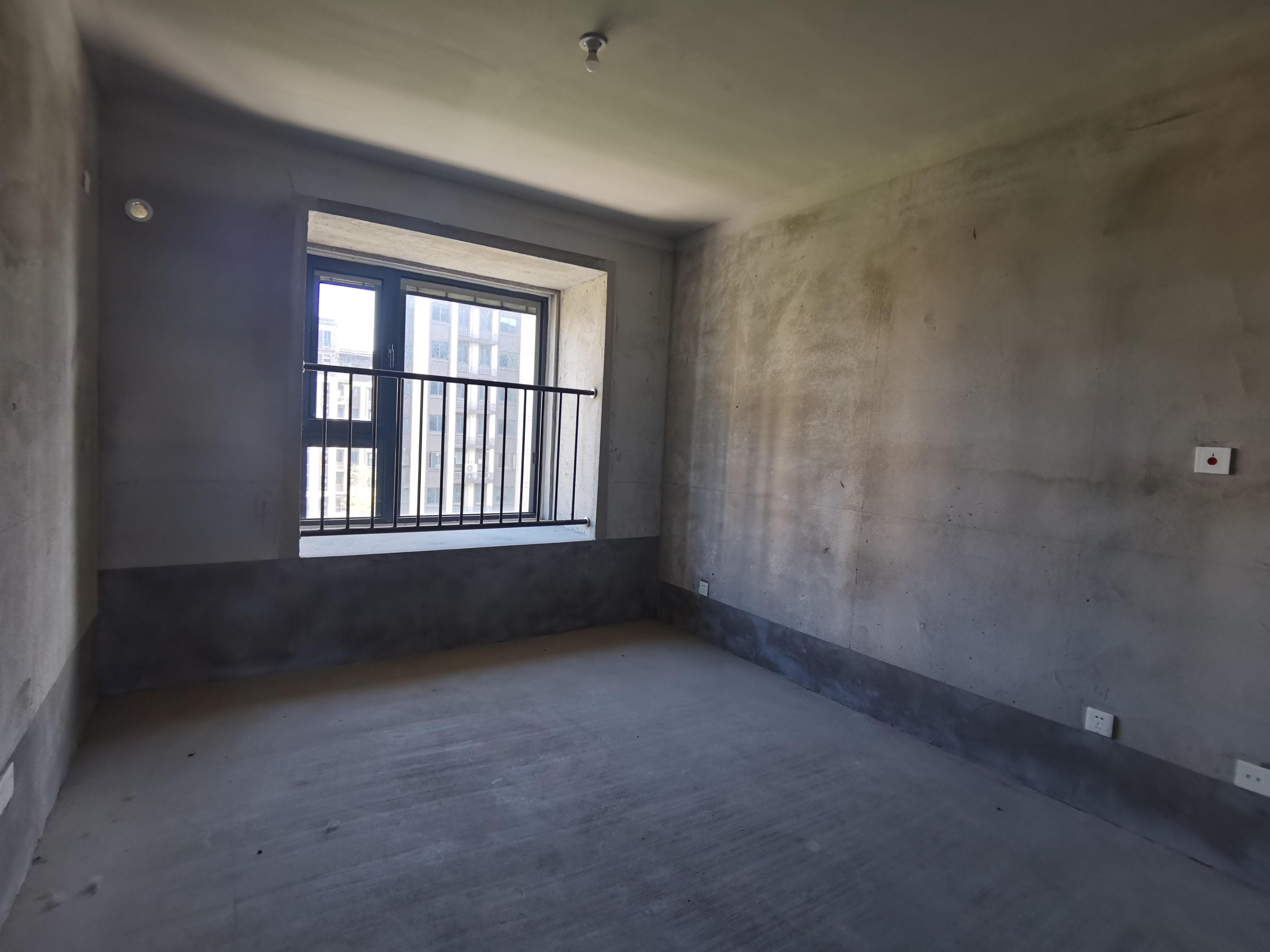 神辉上麟府 4室2厅2卫 122.00m&sup2;