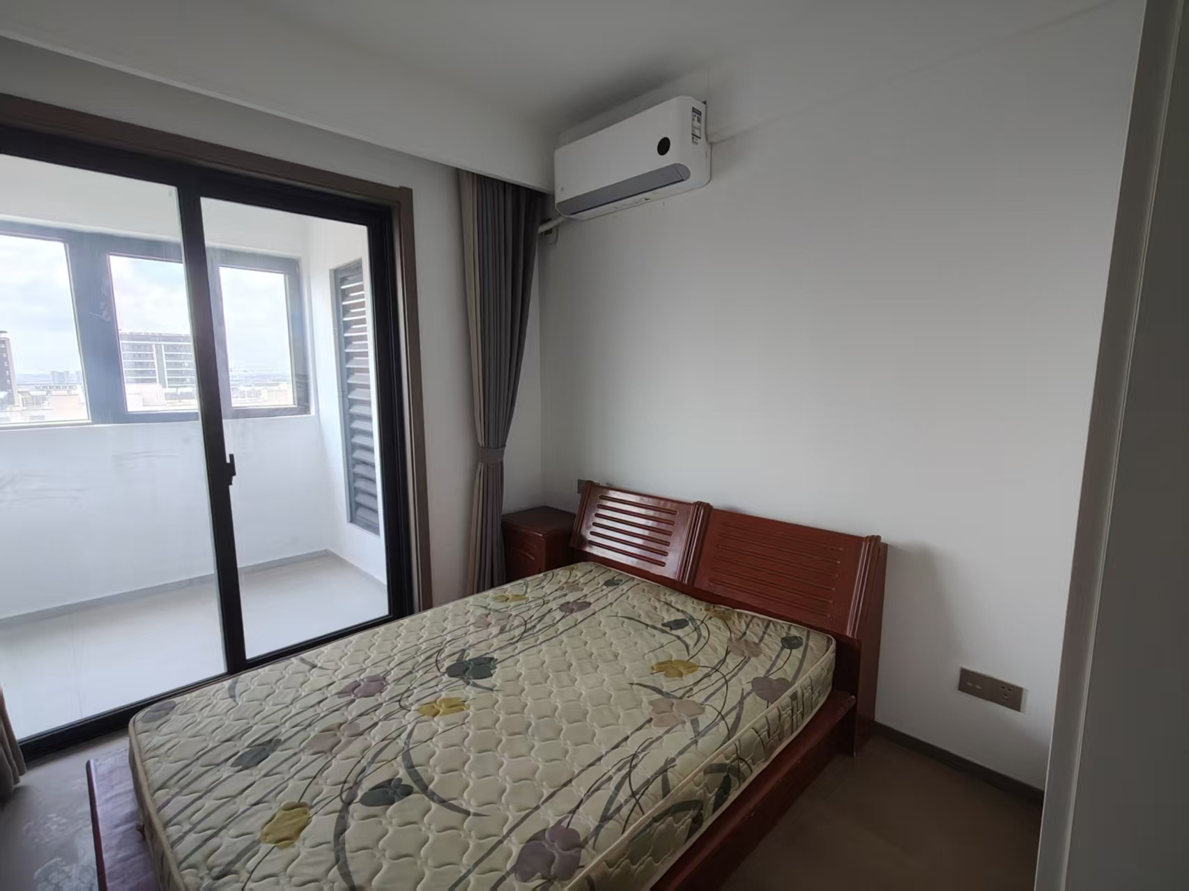 华禧铭苑 3室2厅1卫 98m&sup2;