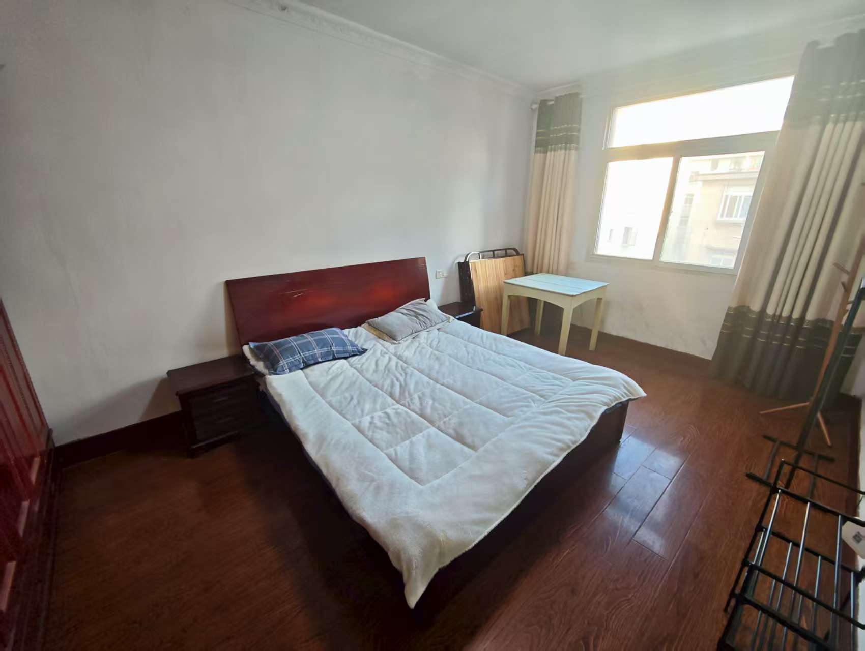 易家桥新村 2室1厅1卫 56m&sup2;