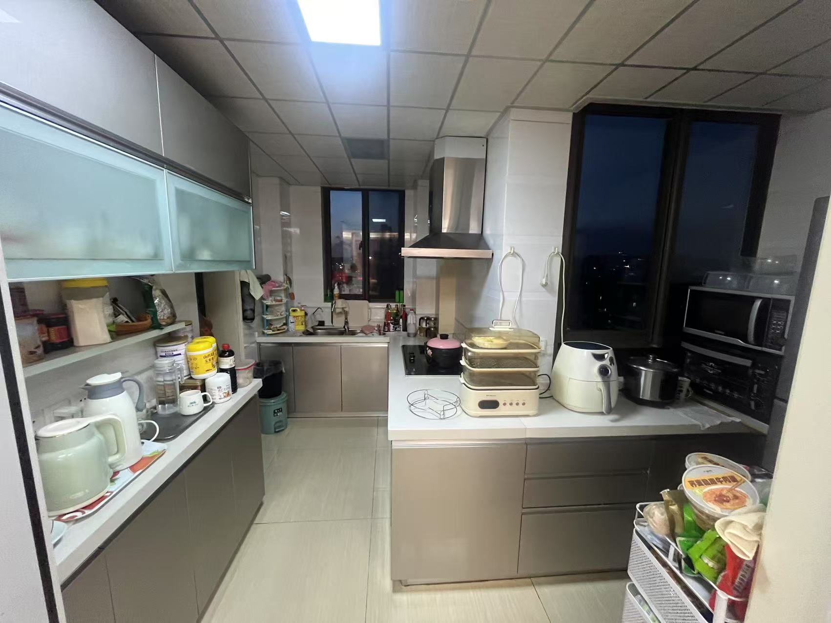 万濠华府 3室2厅2卫 143m&sup2;