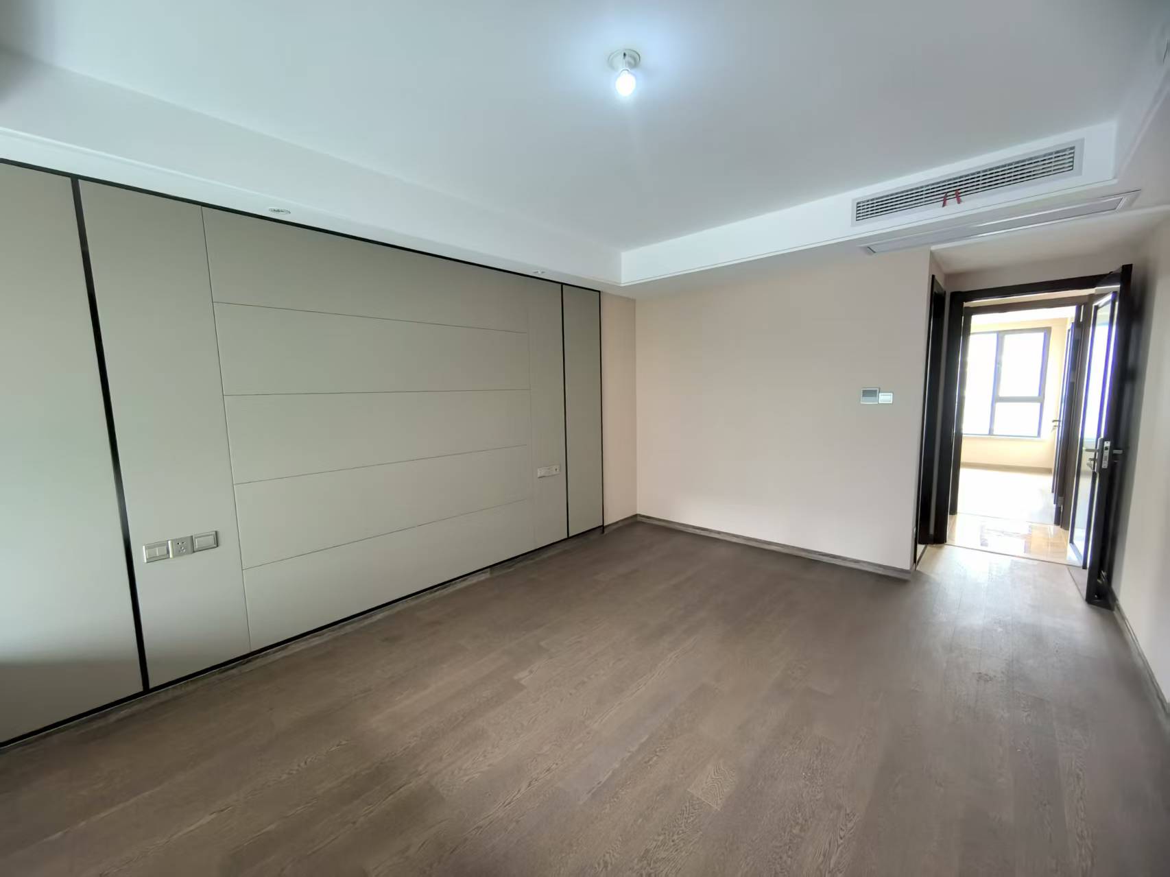 远创樾府 3室2厅2卫 121.68m&sup2;