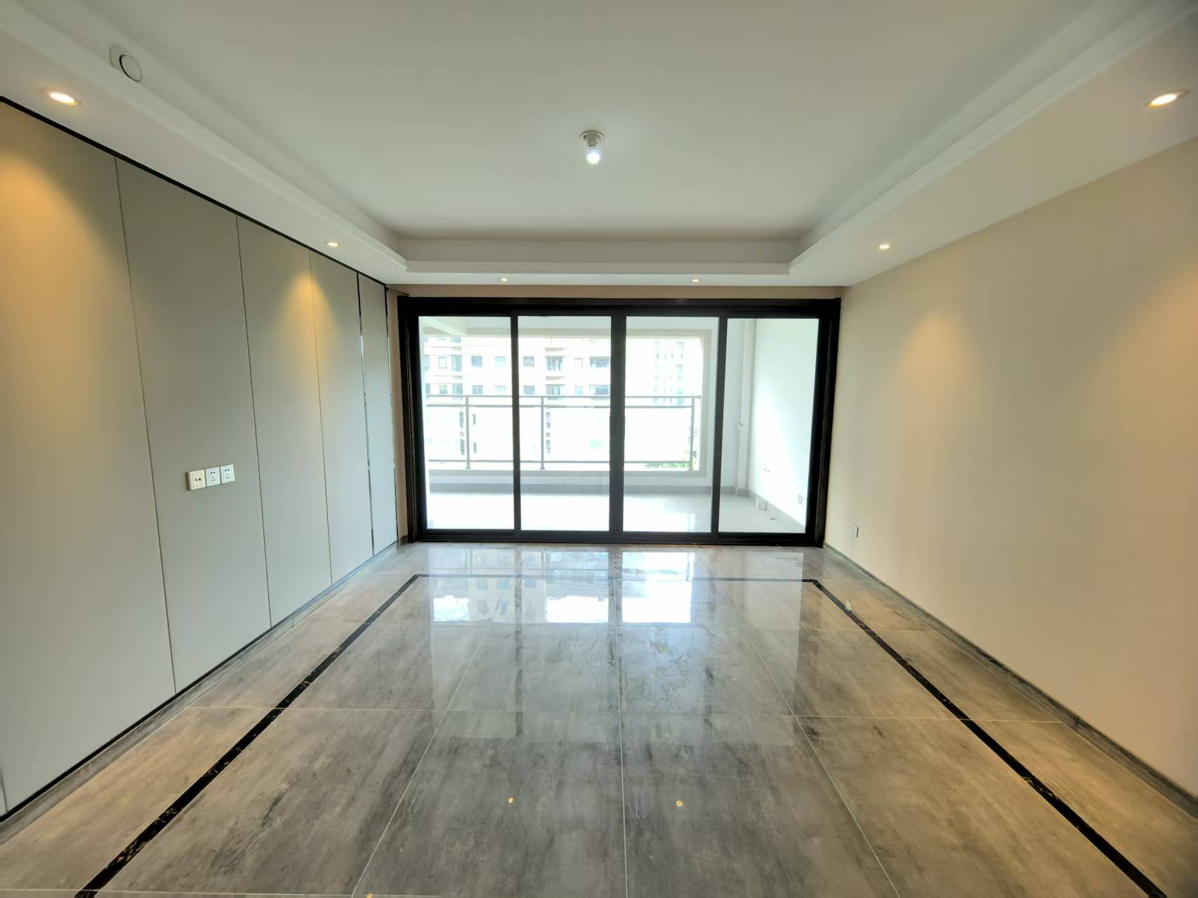 远创樾府 3室2厅2卫 121.68m&sup2;