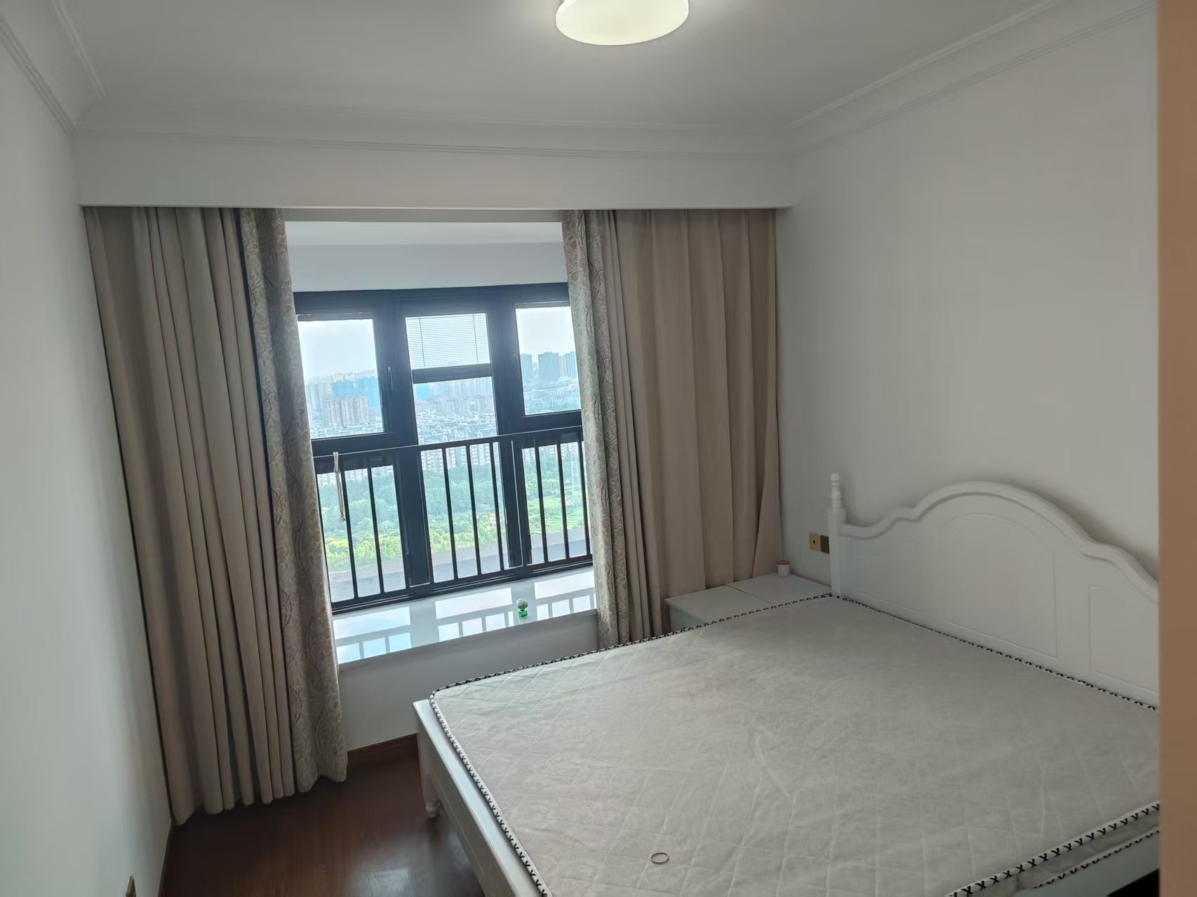 雍华府 3室2厅2卫 98m&sup2;