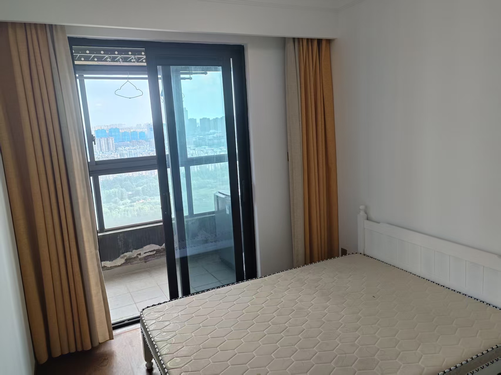 雍华府 3室2厅2卫 98m&sup2;
