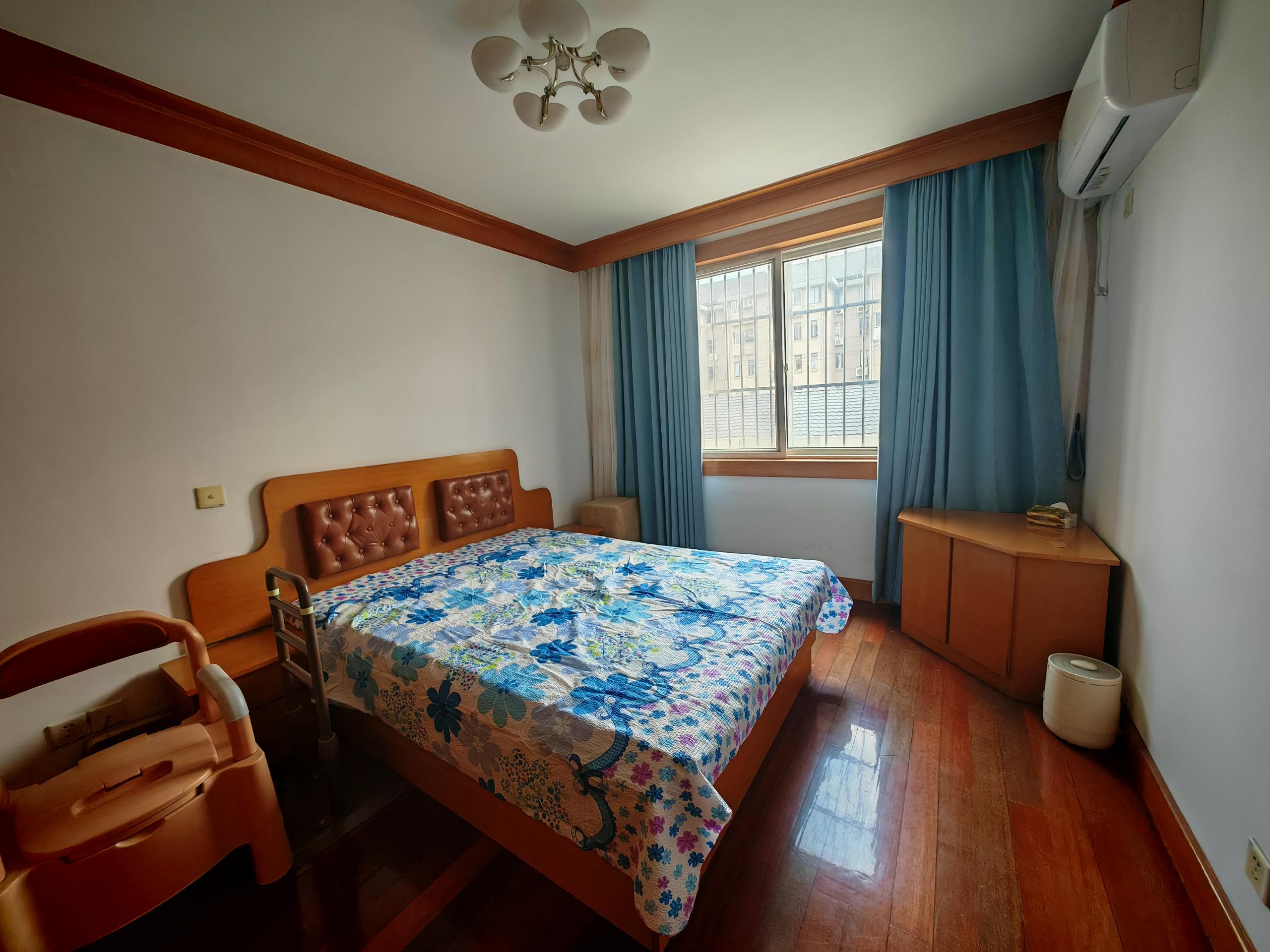 郭里园 3室2厅1卫 127m&sup2;