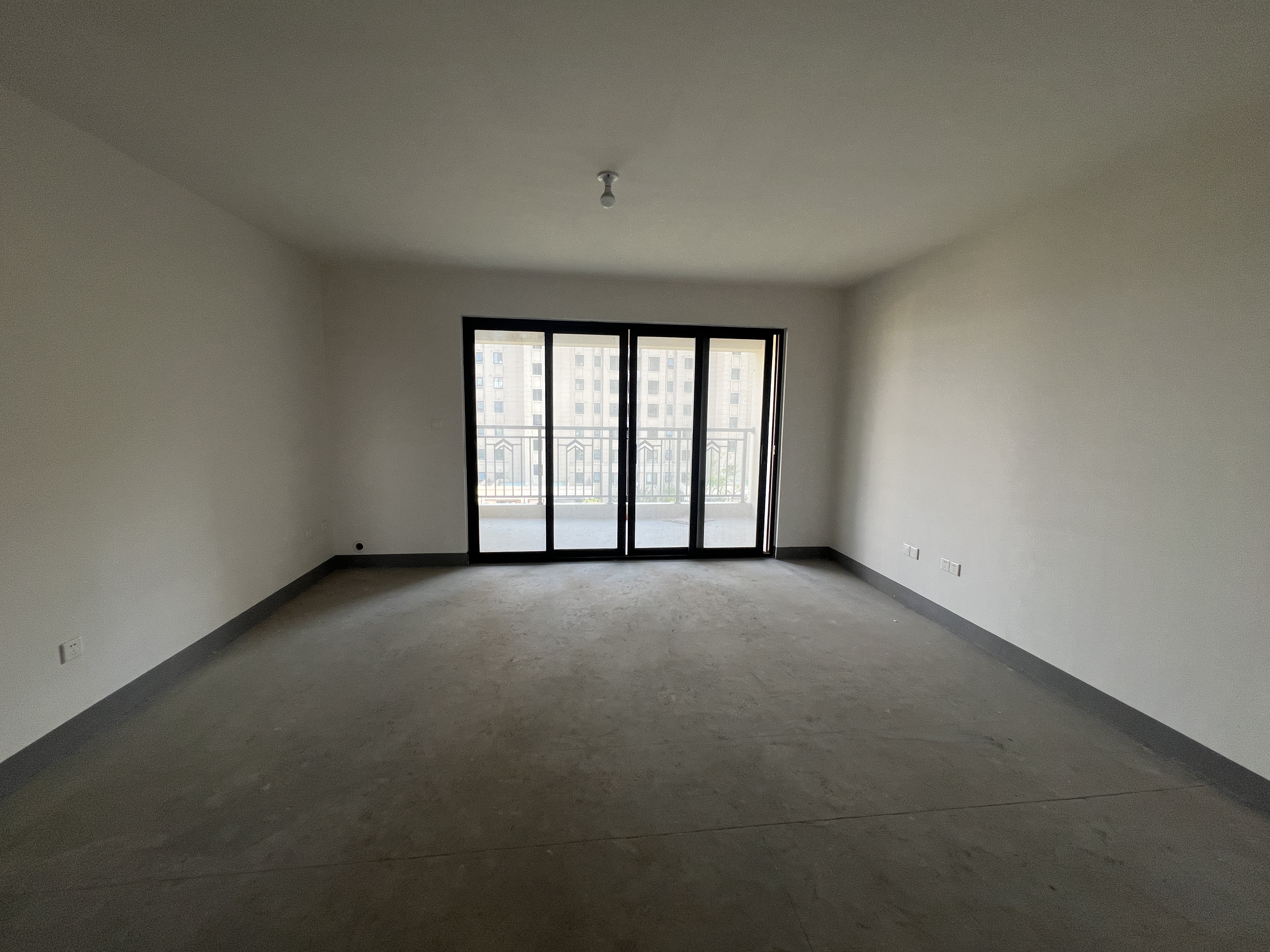招商新城雍景湾 3室2厅2卫 117m&sup2;