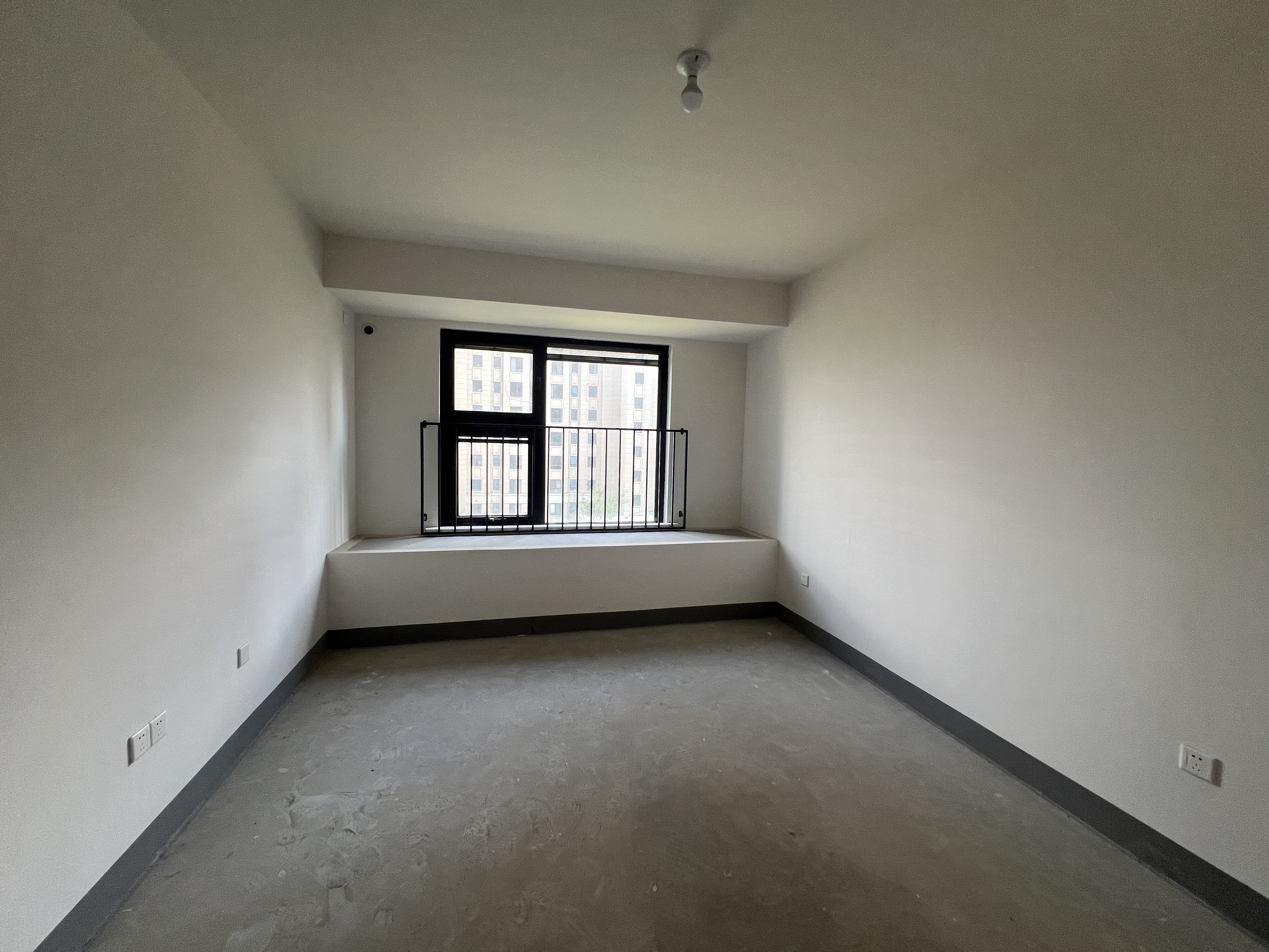 招商新城雍景湾 3室2厅2卫 117m&sup2;