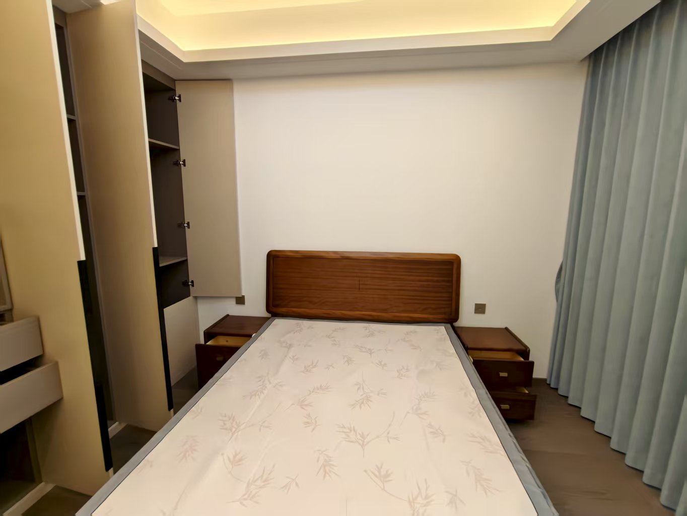 珑府 4室2厅2卫 143m&sup2;