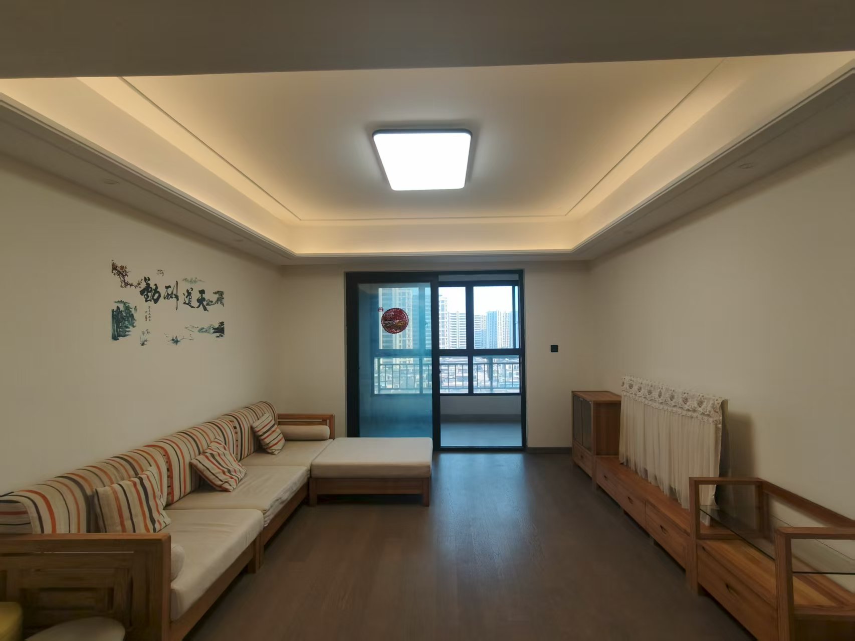 湖山源著 3室2厅2卫 125m²