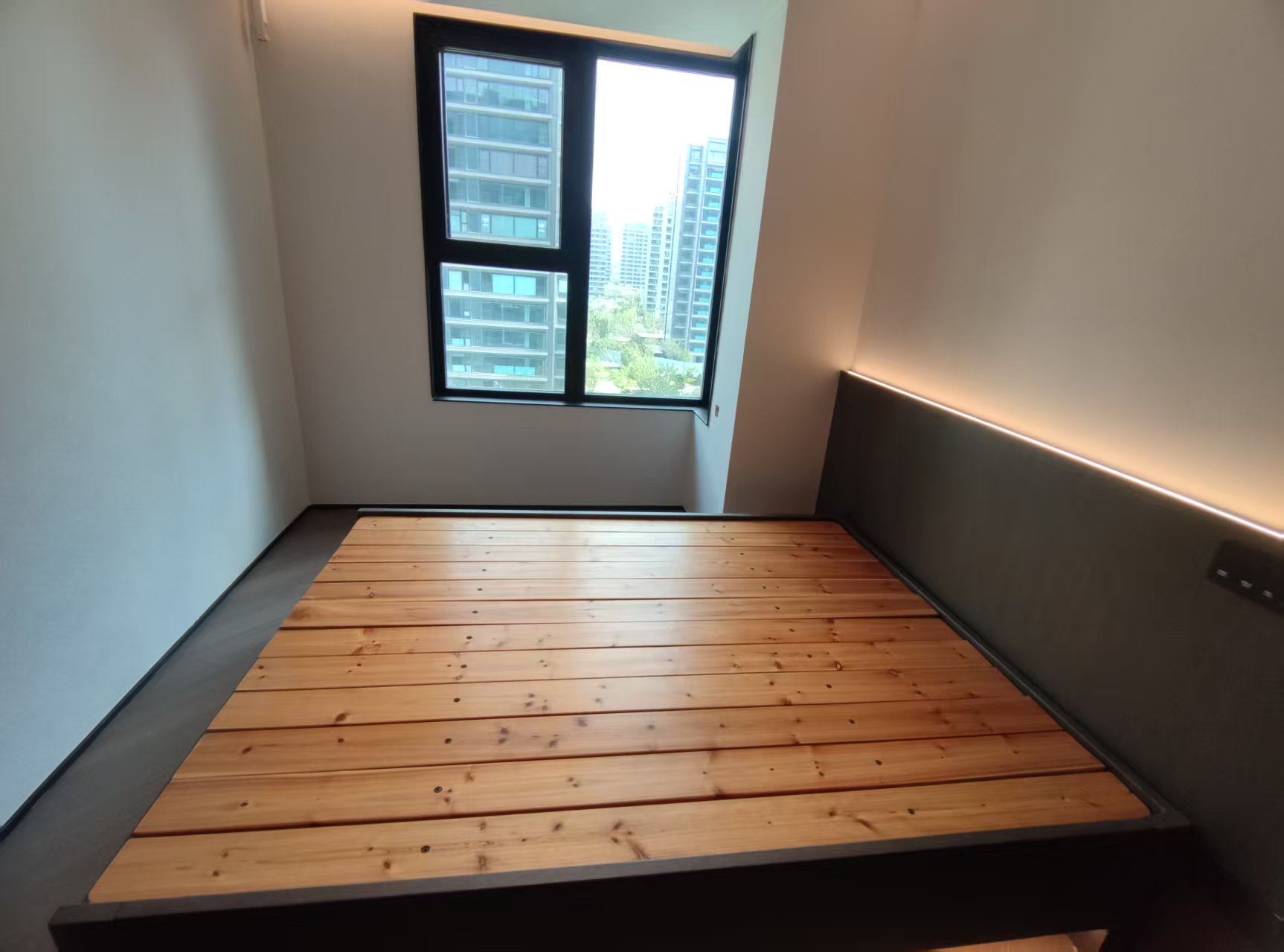 滨江玺 3室2厅2卫 145.00m&sup2;