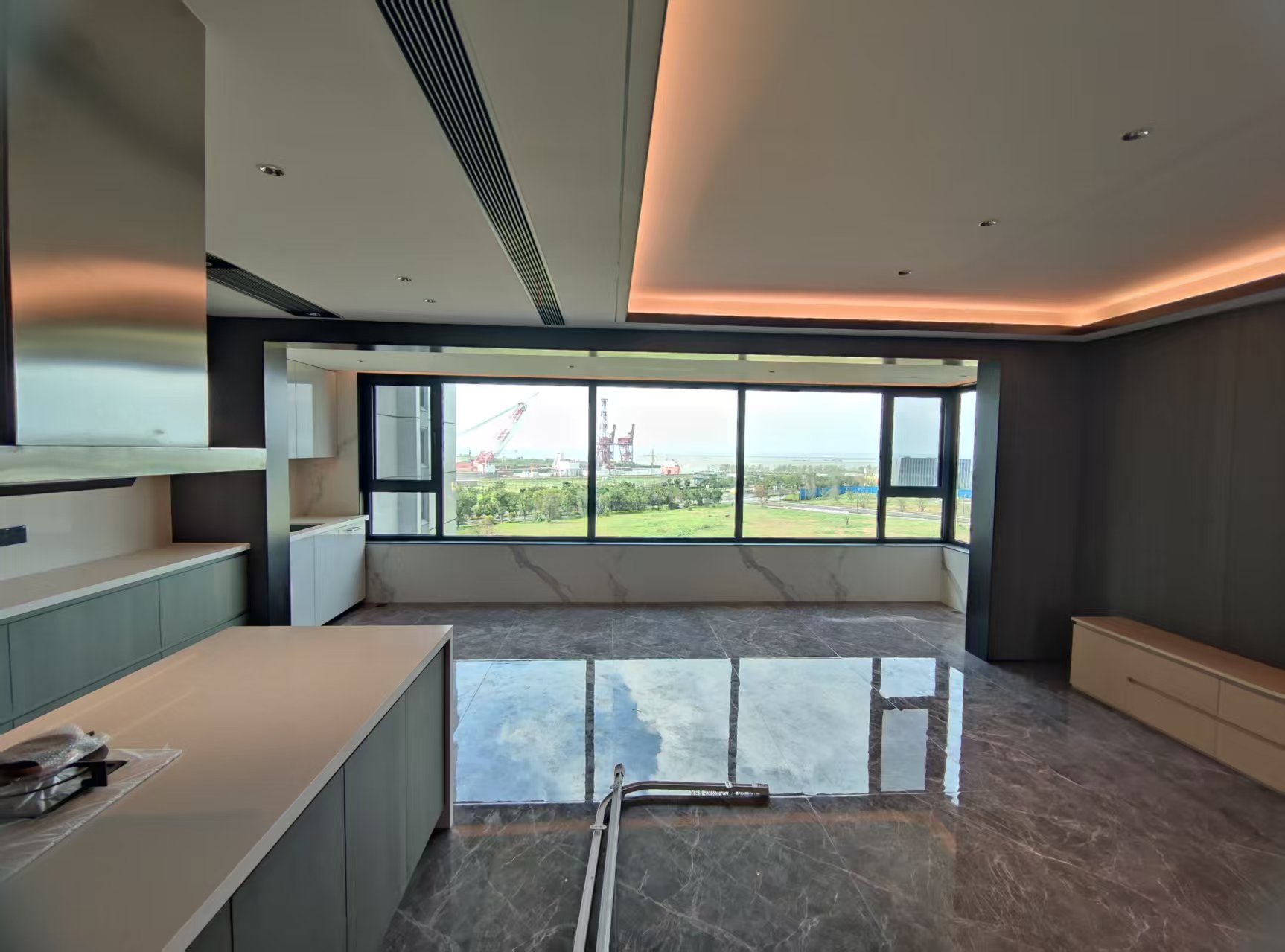 滨江玺 3室2厅2卫 145.00m&sup2;