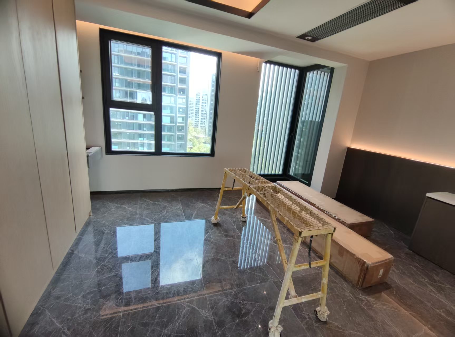 滨江玺 3室2厅2卫 145.00m&sup2;