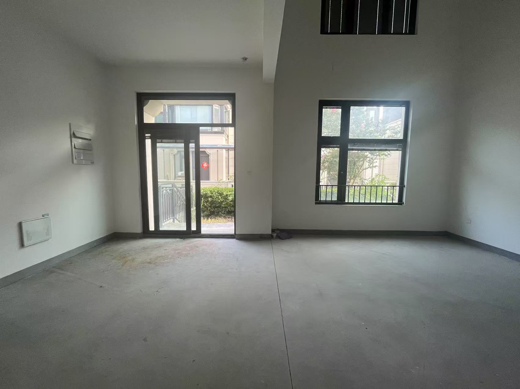 招商新城雍景湾 3室2厅3卫 168m&sup2;