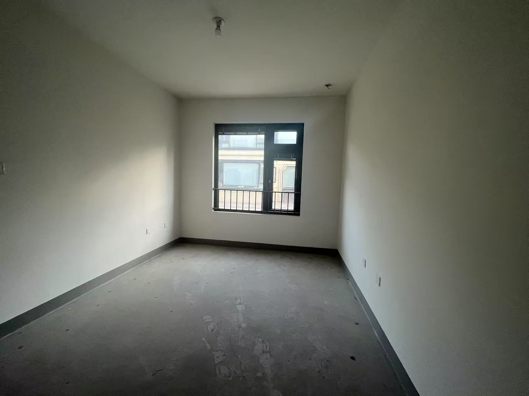招商新城雍景湾 3室2厅3卫 168m&sup2;