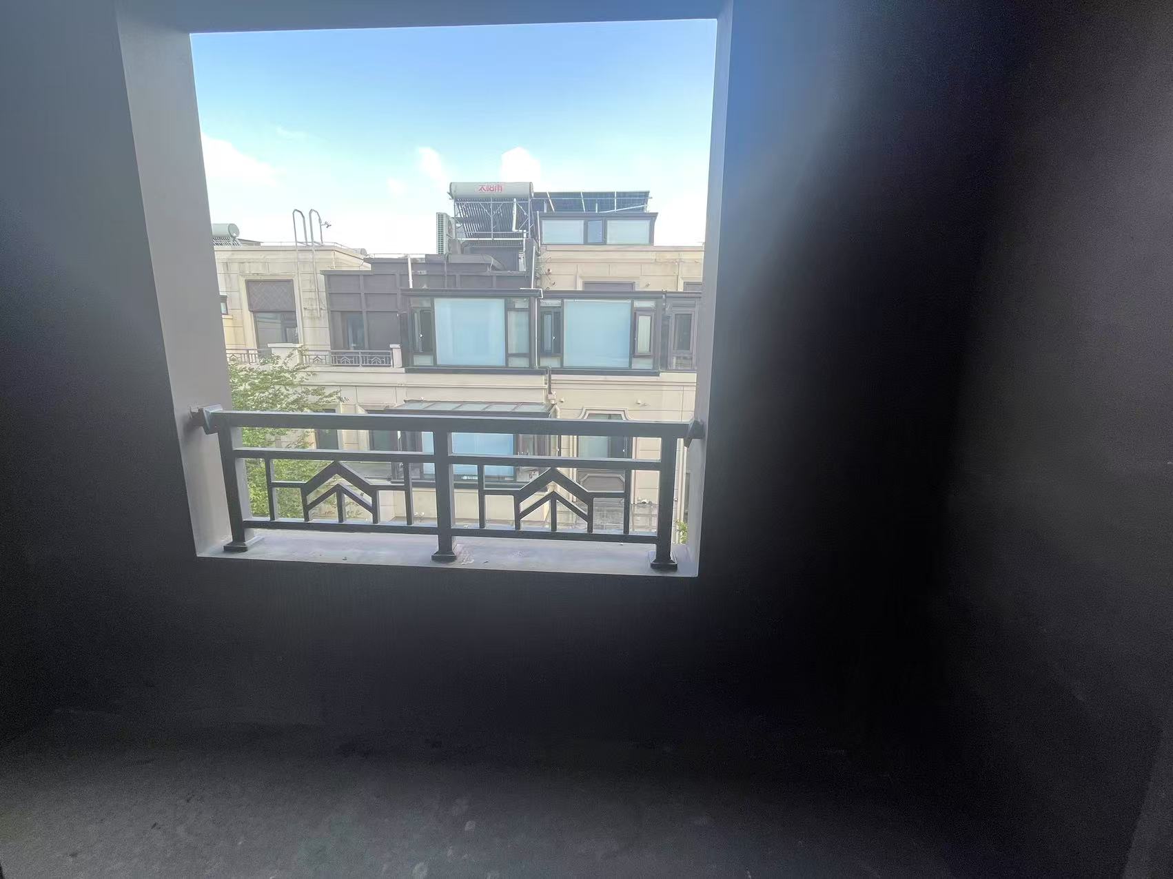 招商新城雍景湾 3室2厅3卫 168m&sup2;