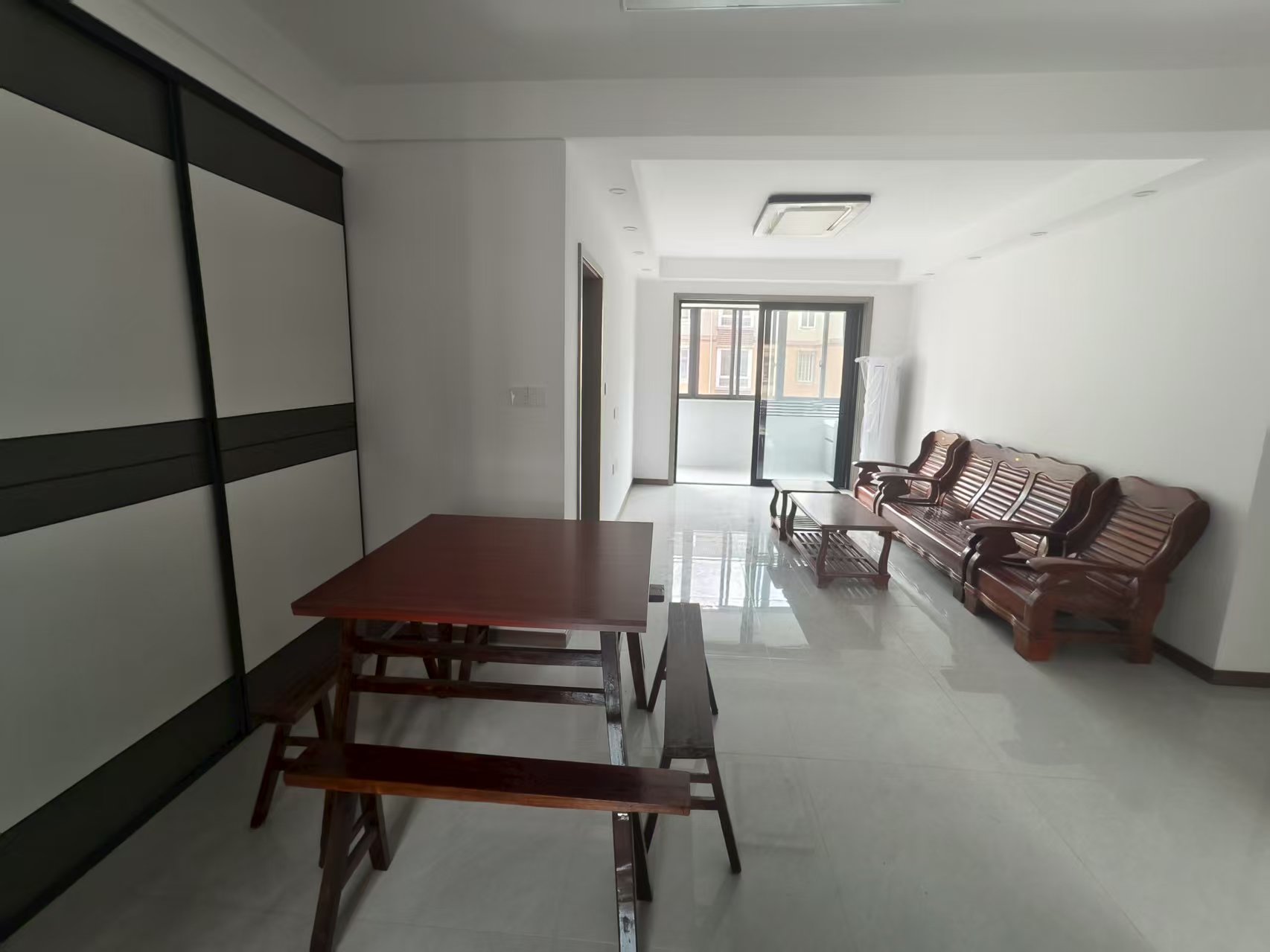 金泰花园B区 3室2厅1卫 105m&sup2;