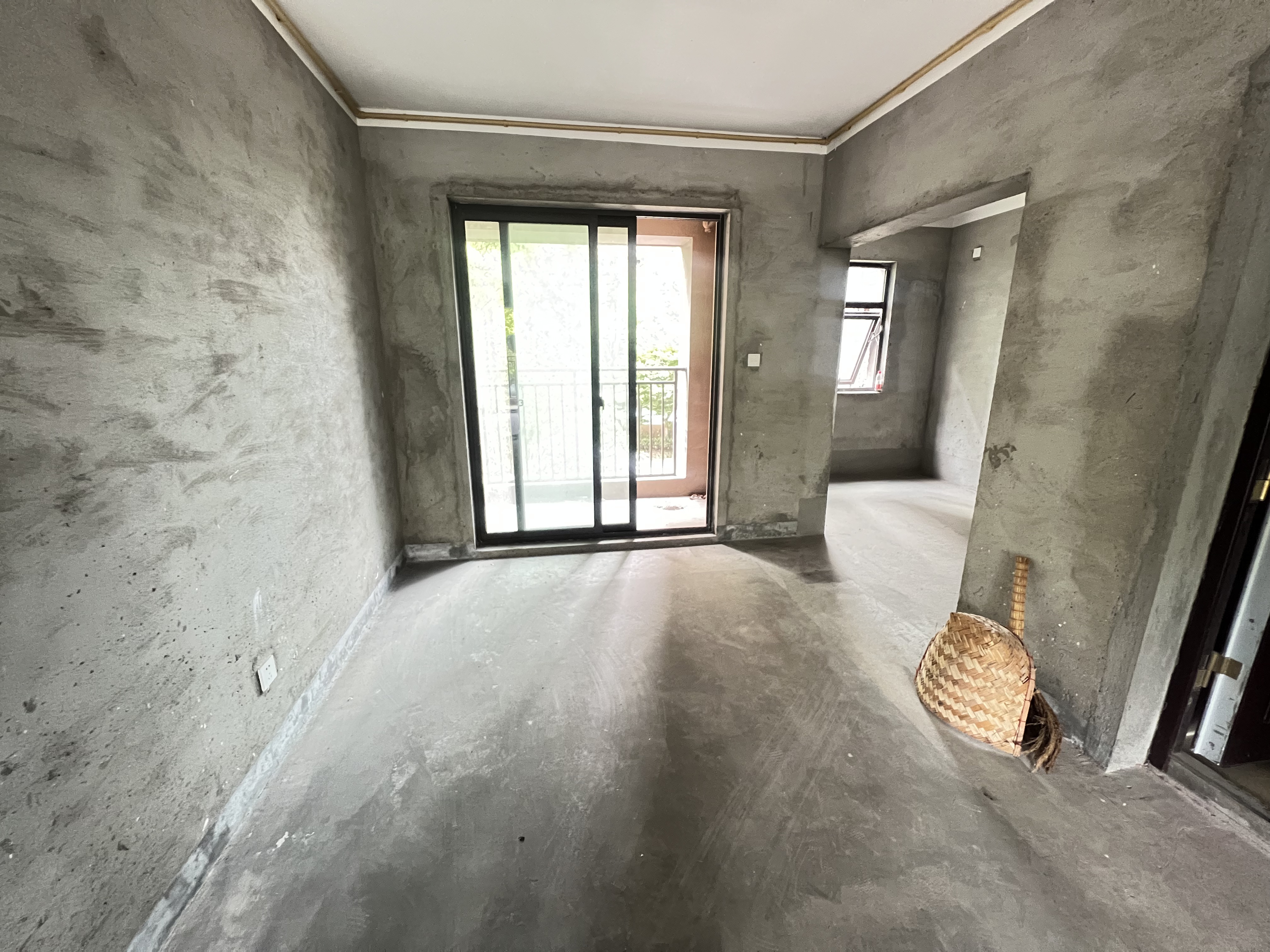 华强城 4室2厅2卫 142.17m&sup2;