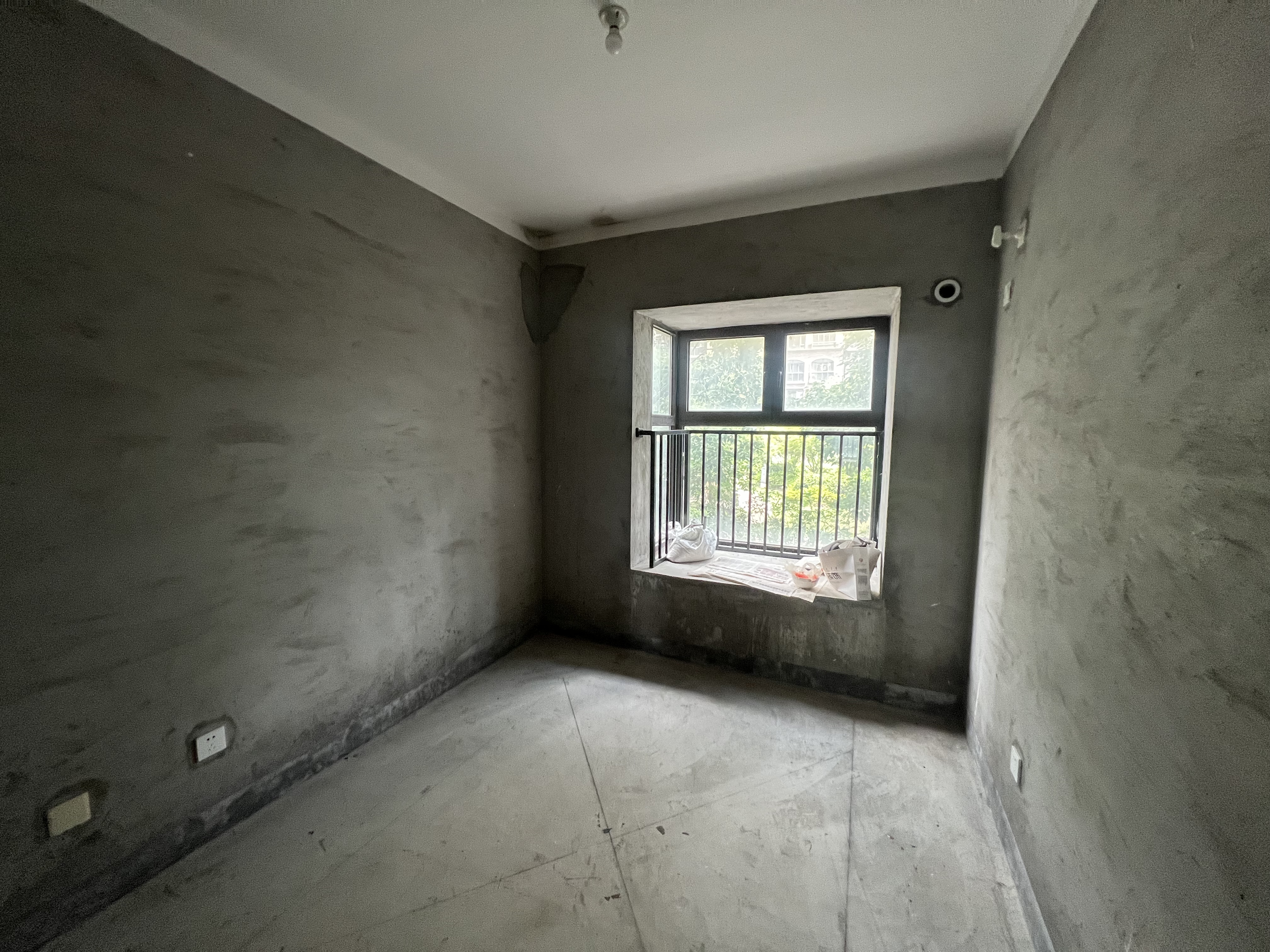 华强城 4室2厅2卫 142.17m&sup2;