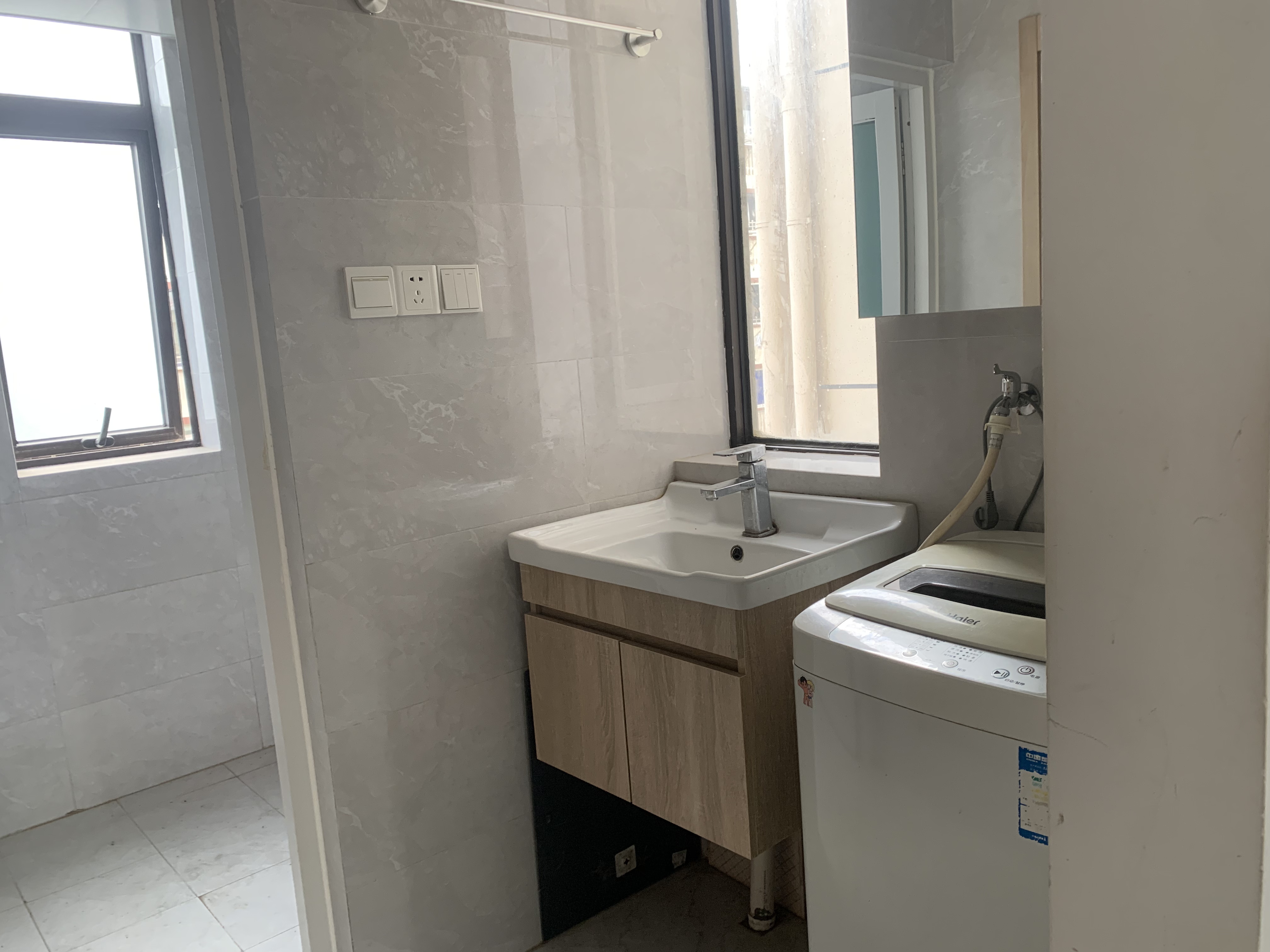 新桥新村 2室1厅1卫 68.00m&sup2;