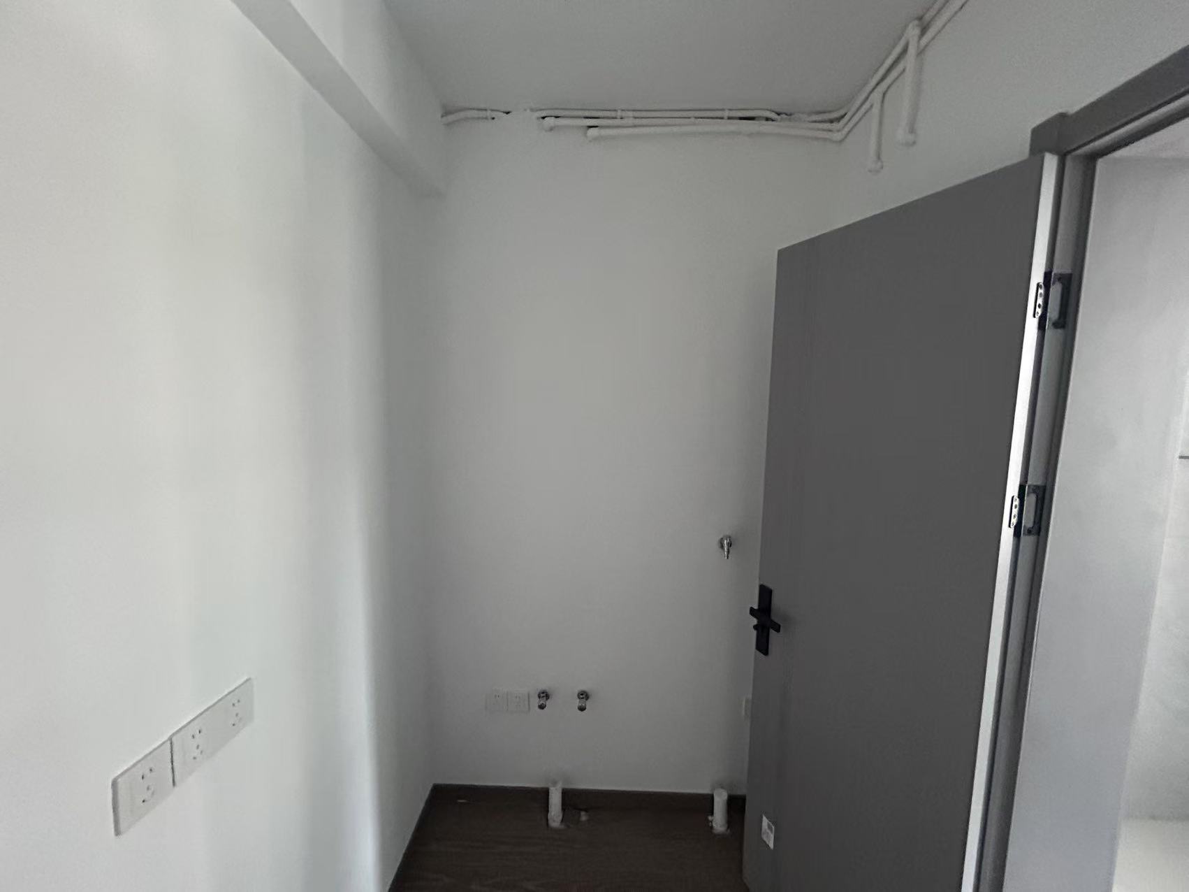 皇家花园北区 3室2厅1卫 142.3m&sup2;