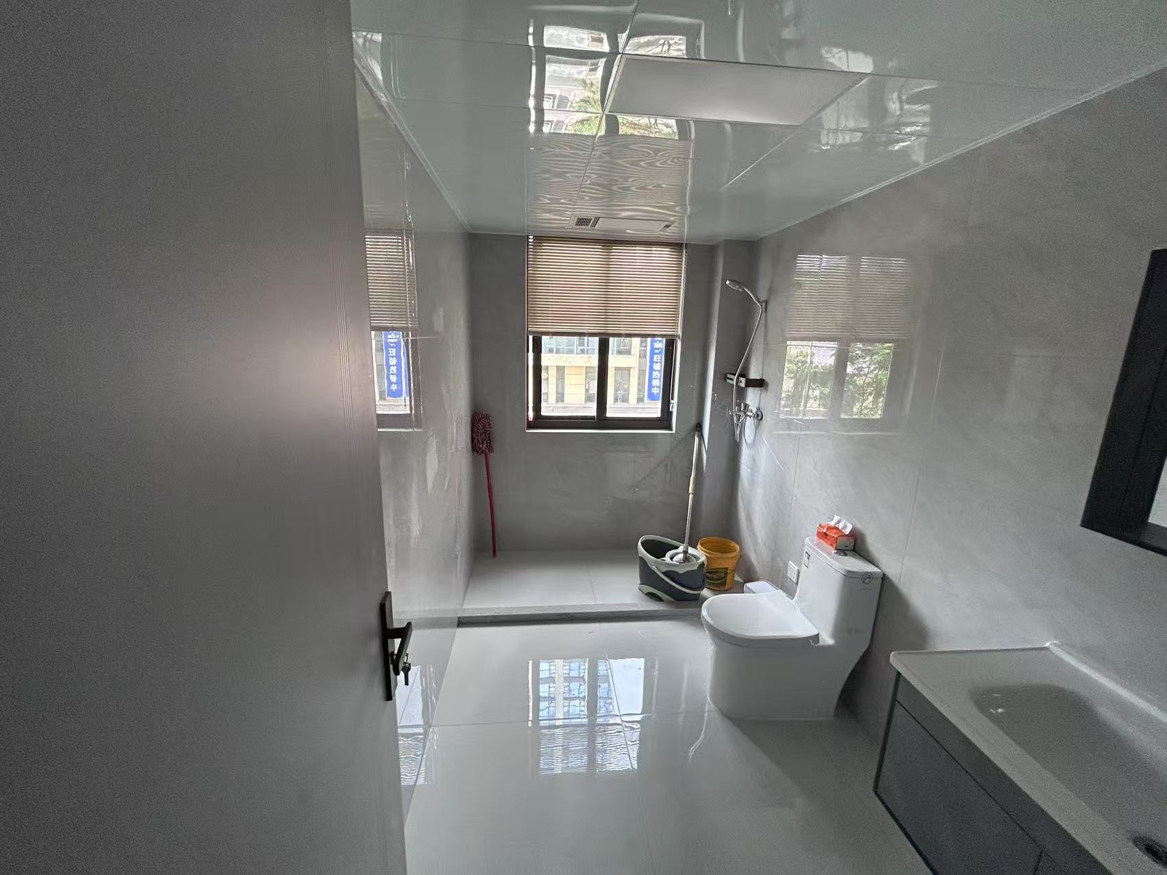皇家花园北区 3室2厅1卫 142.3m&sup2;