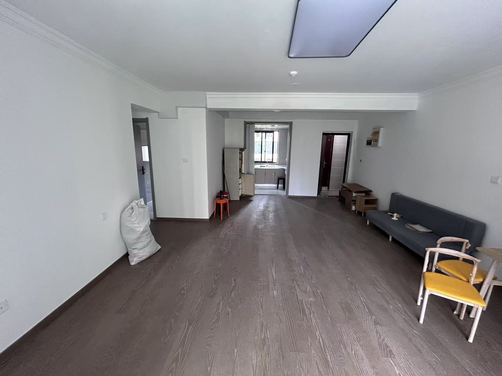 皇家花园北区 3室2厅1卫 142.3m&sup2;