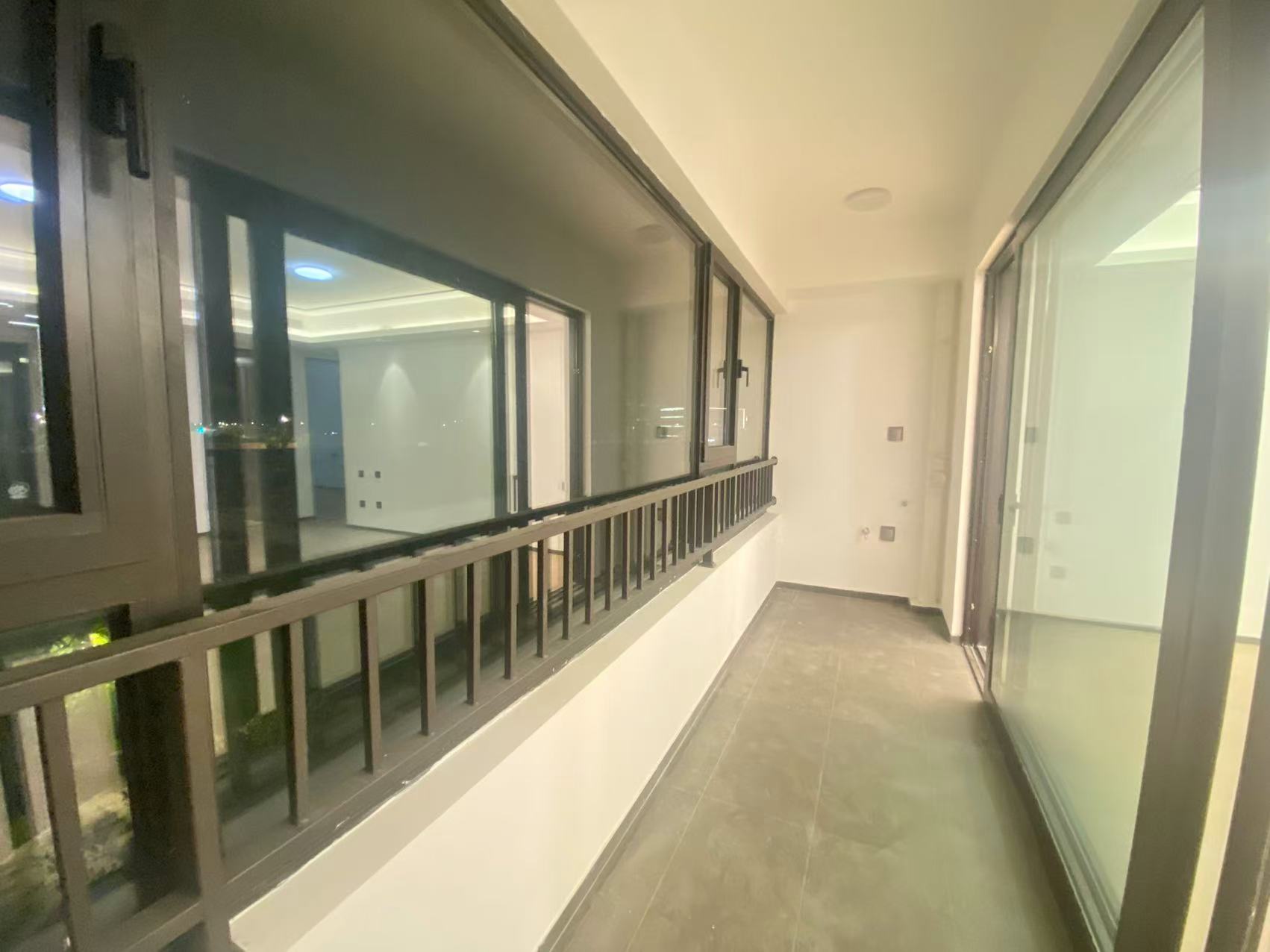 滨江道江园 3室2厅2卫 127m&sup2;