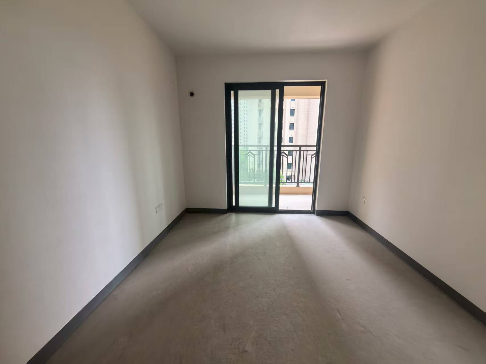 招商新城雍景湾 3室2厅2卫 92m²