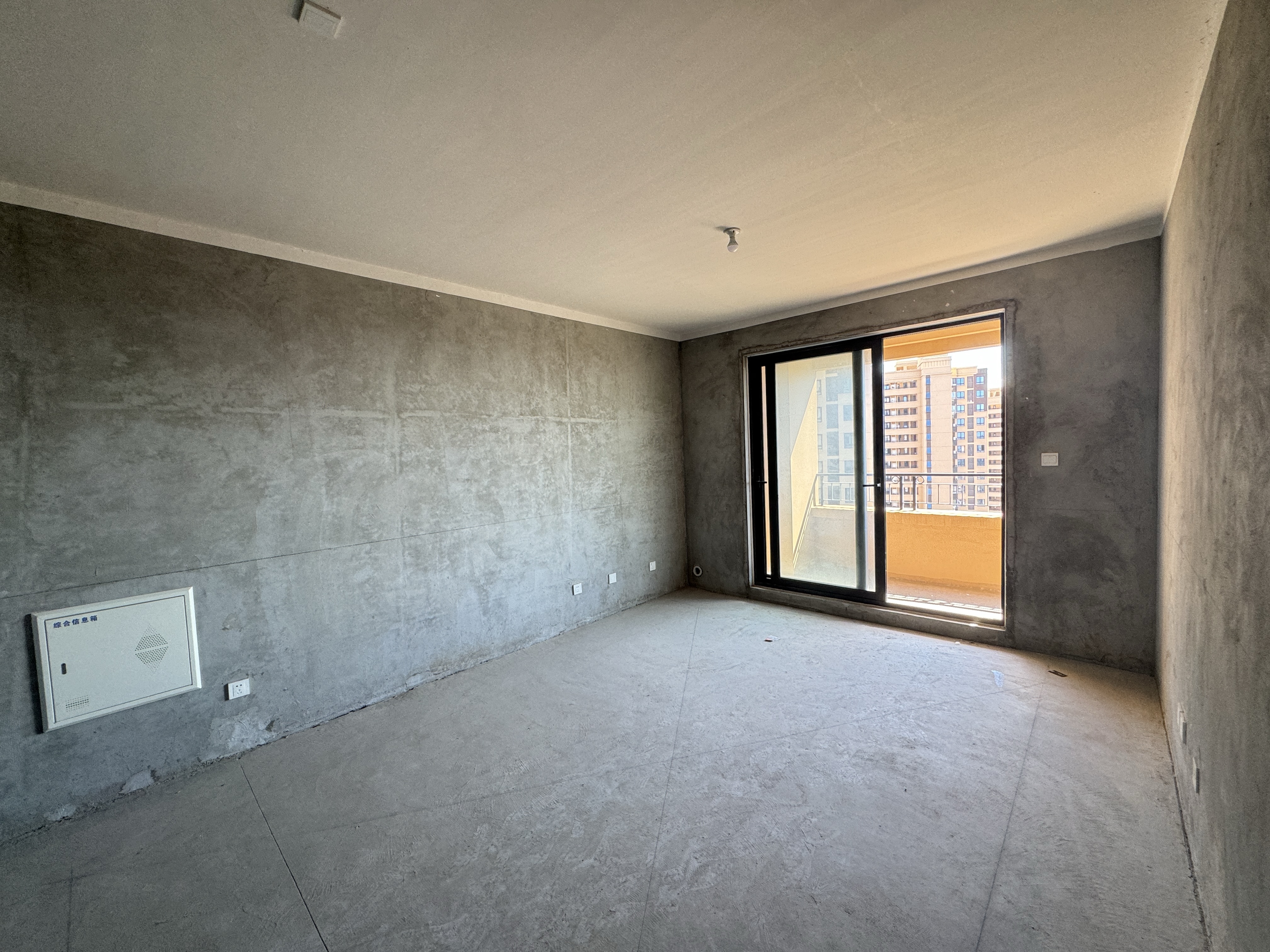 保利香槟国际 3室2厅2卫 114m&sup2;