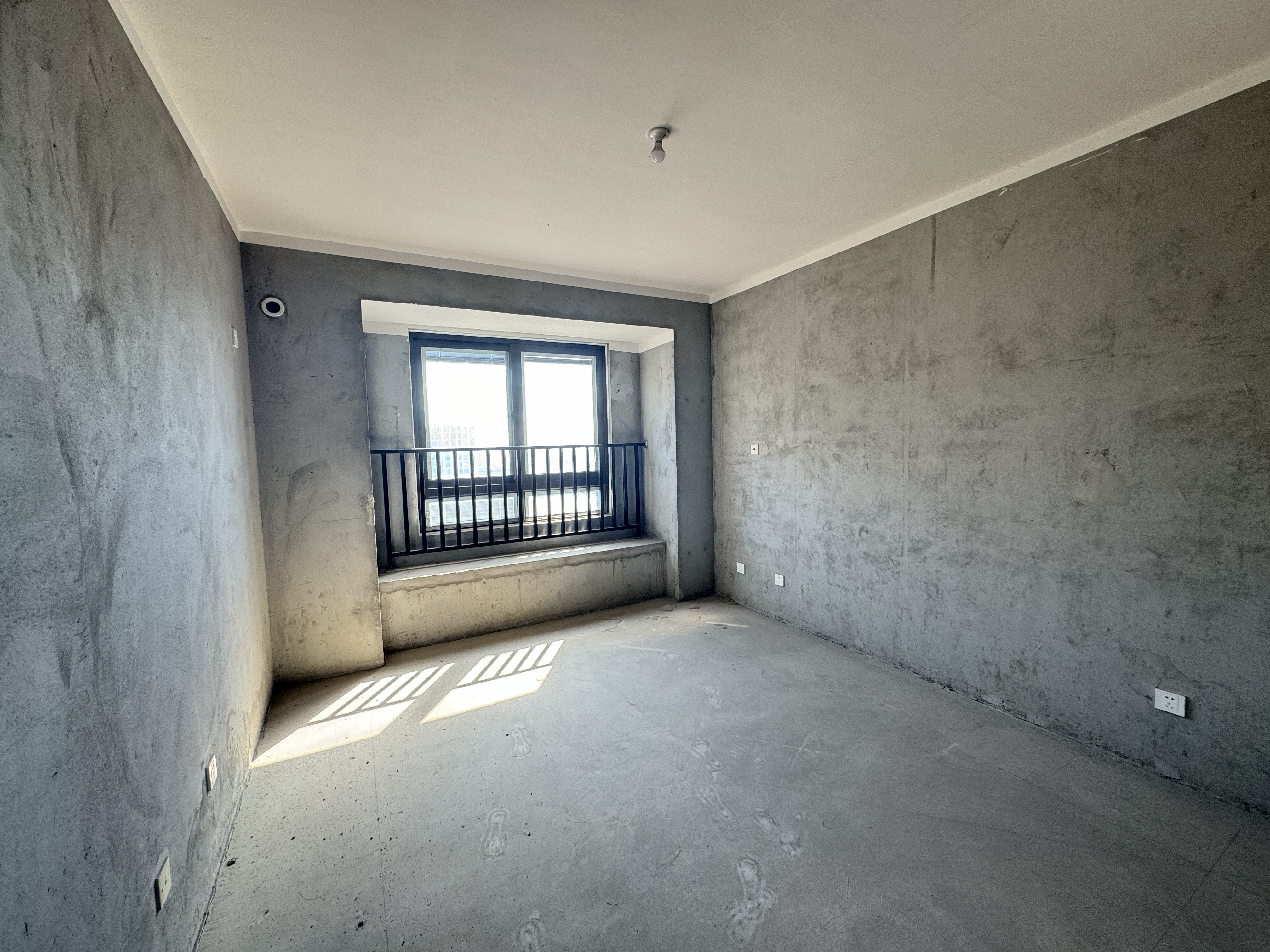 保利香槟国际 3室2厅2卫 114m&sup2;