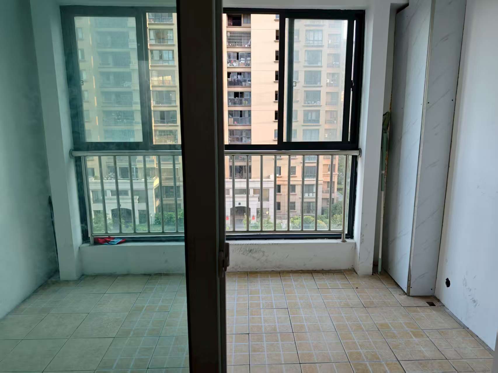 中港翡翠城 3室2厅1卫 89m&sup2;