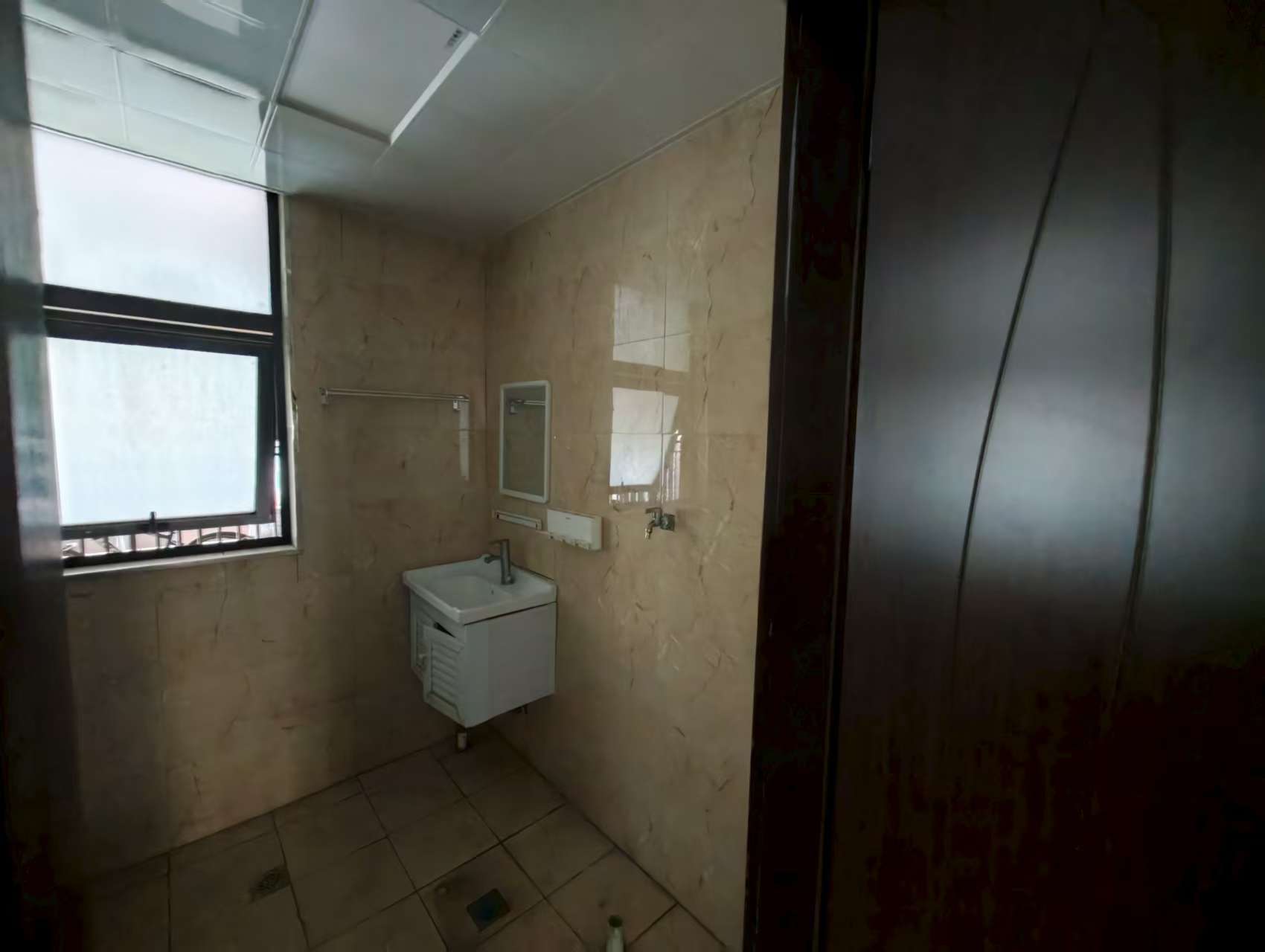 中港翡翠城 3室2厅1卫 89m&sup2;