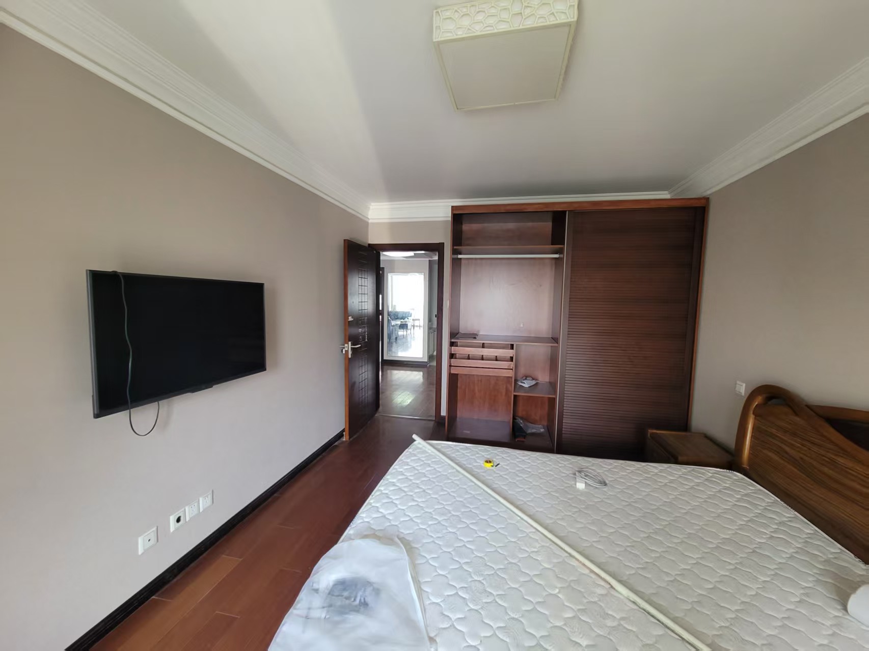 天虹花园 5室2厅2卫 185m&sup2;
