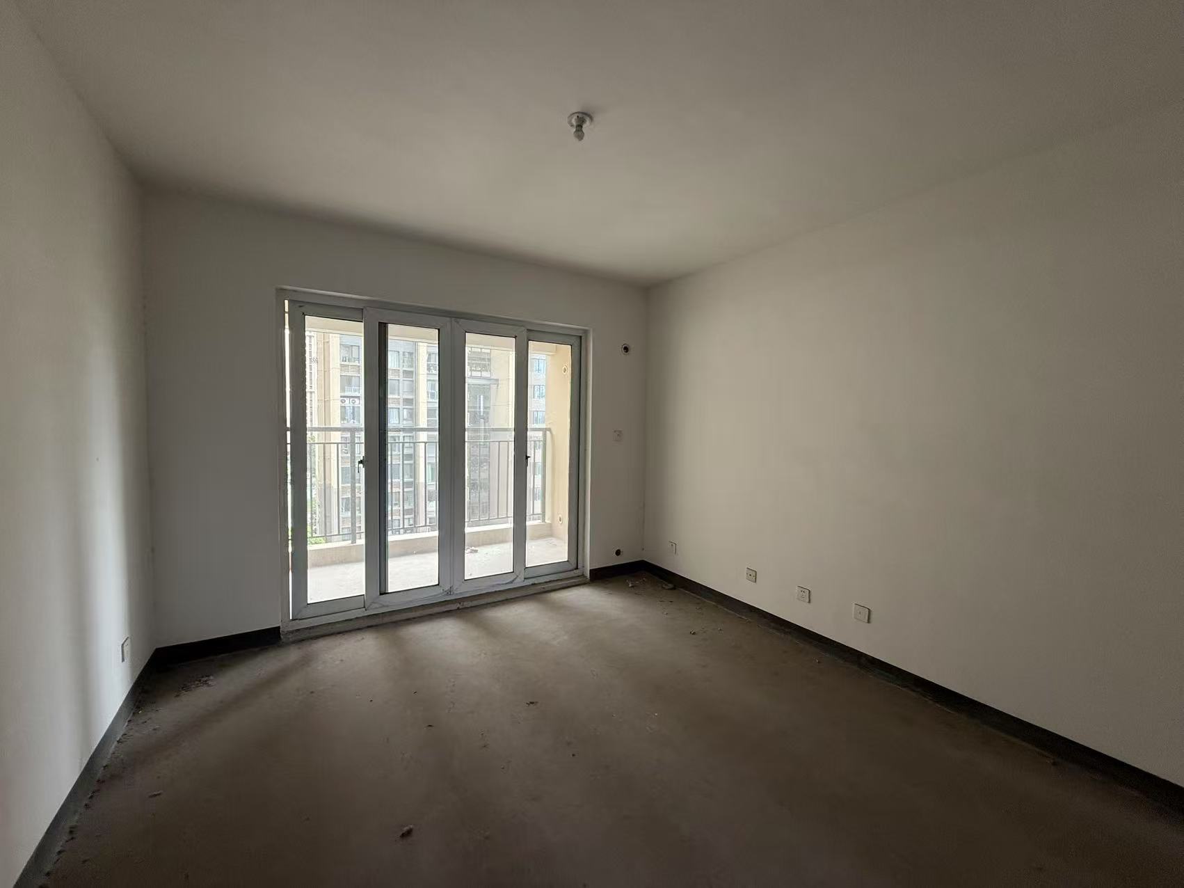 南山国际社区 2室2厅2卫 104.00m²
