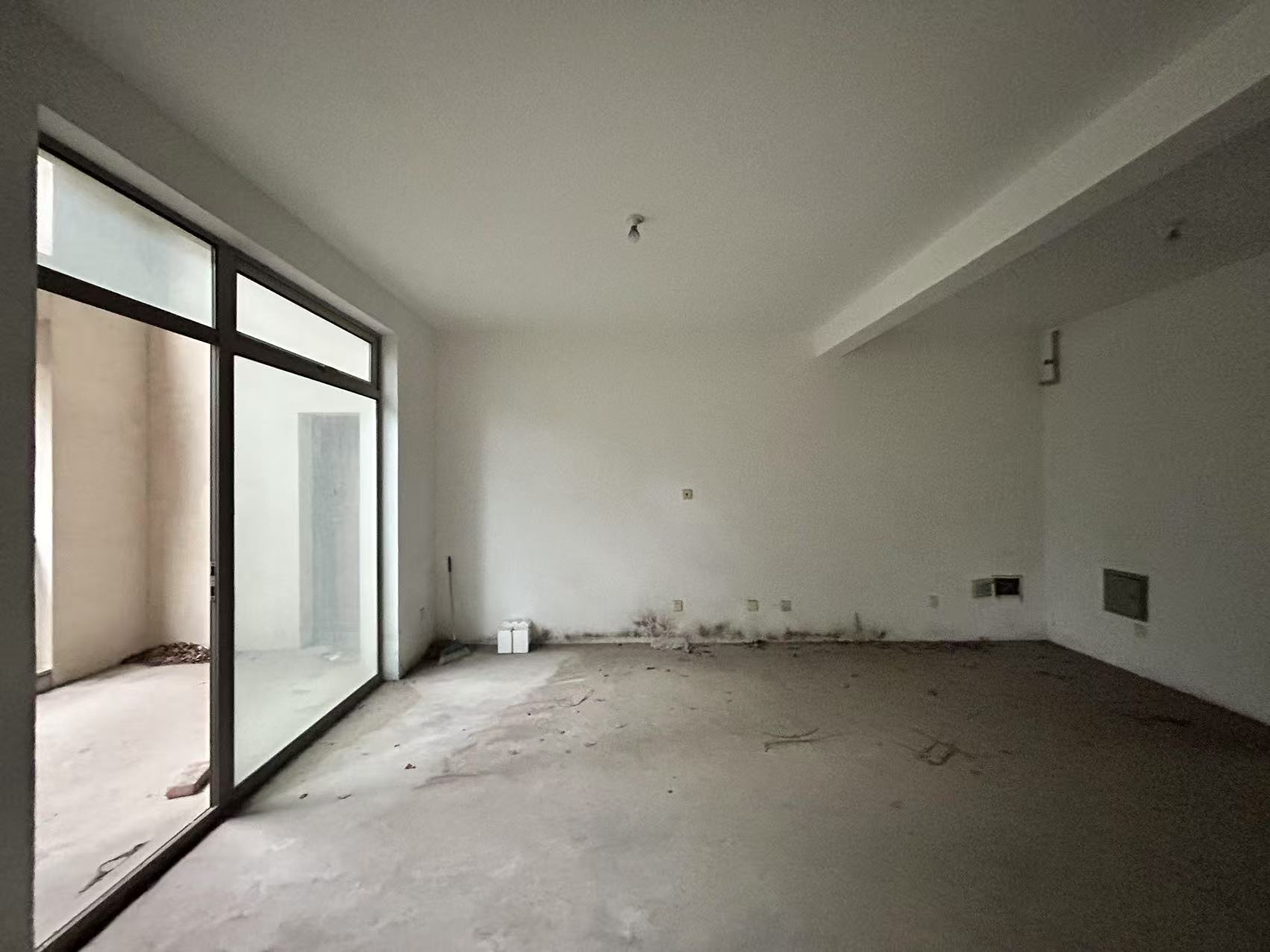 优山美地花园南区 4室2厅3卫 208.74m&sup2;