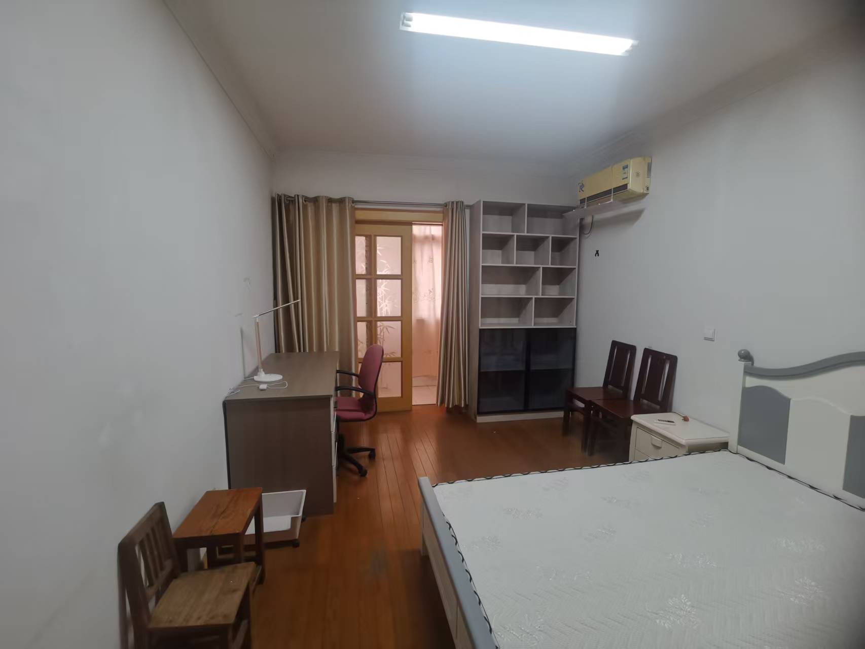 青年中路9号 3室1厅1卫 82m&sup2;